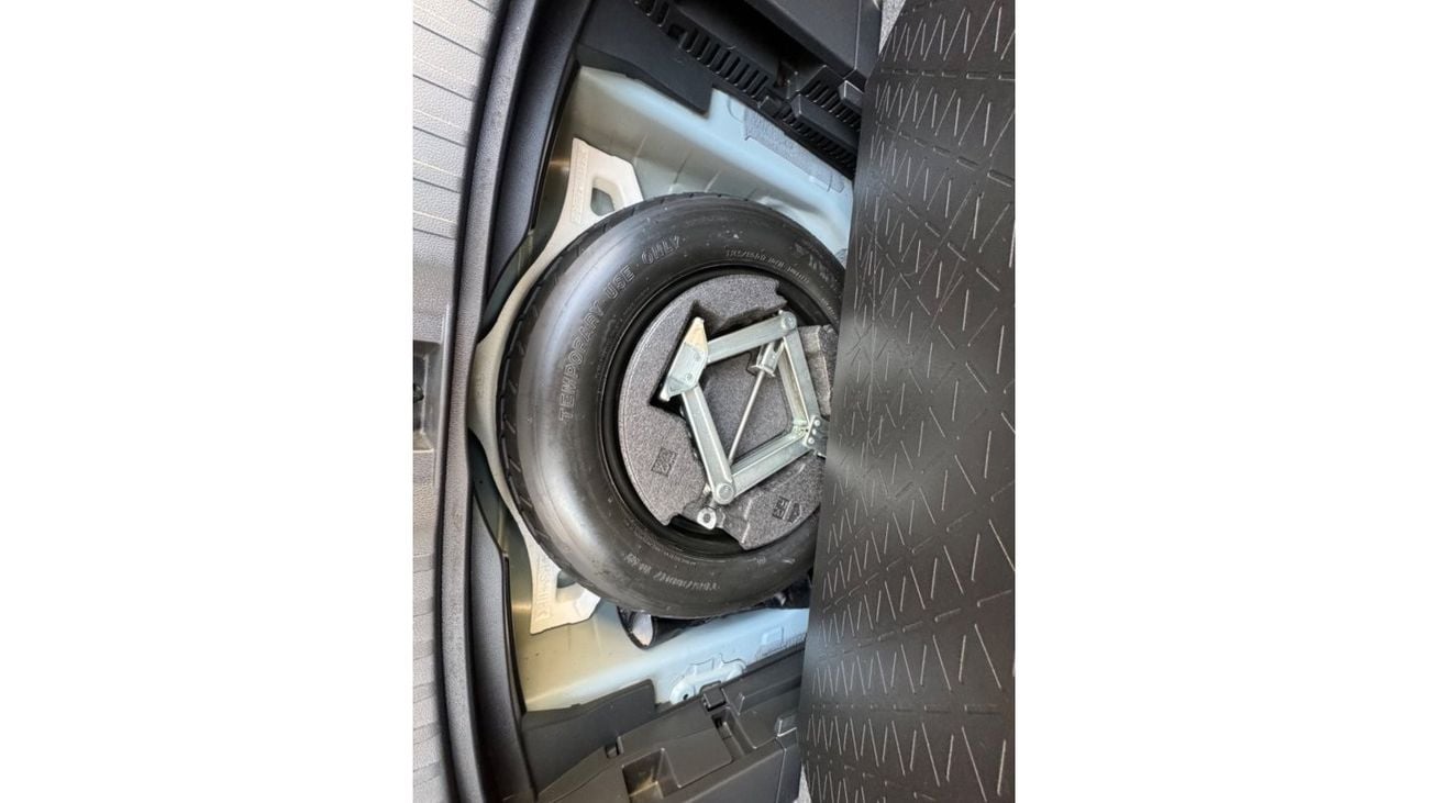 تويوتا راف ٤ XLE