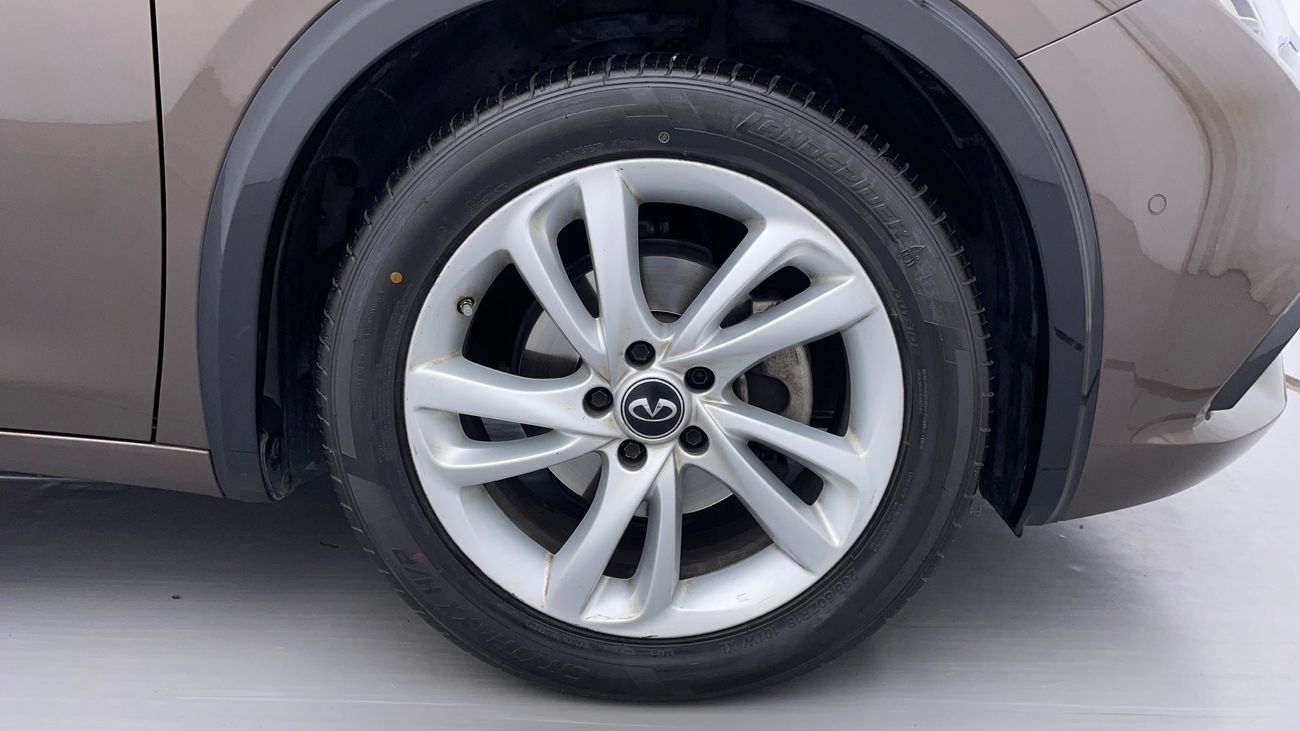 Infiniti Q30 STD 1.6 | Zero Down Payment | Free Home Test Drive