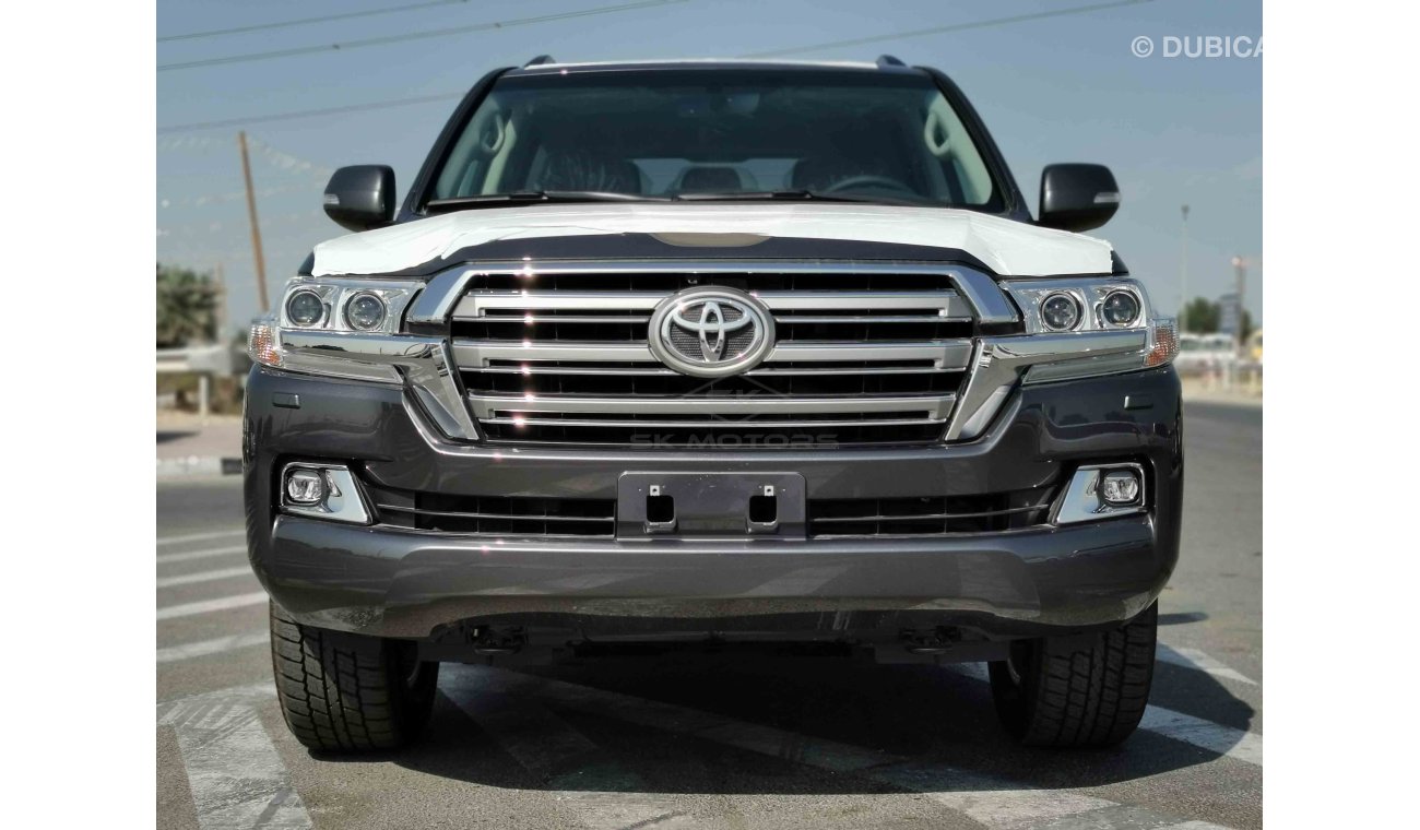 Toyota Land Cruiser 4.5L V8 Diesel, 18" Rims, DRL LED Headlights, Front Power Seats, Cool Box, CD-AUX-USB (CODE # VX03)