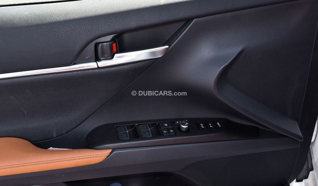 Toyota Camry TOYOTA CAMRY LUMIERE 2.5L HYBRID 2024 WHITE