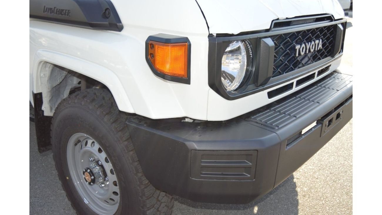 Toyota Land Cruiser 70 3 Doors