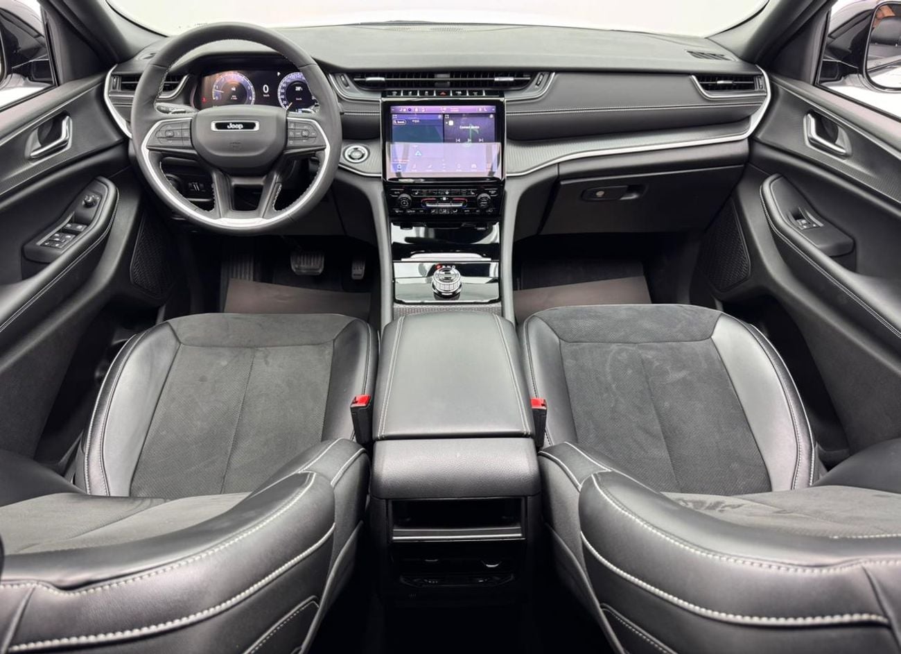 جيب جراند شيروكي 2024 Jeep Grand Cherokee Blacktop Edition, 2027 Jeep Warranty and Service Pack, GCC