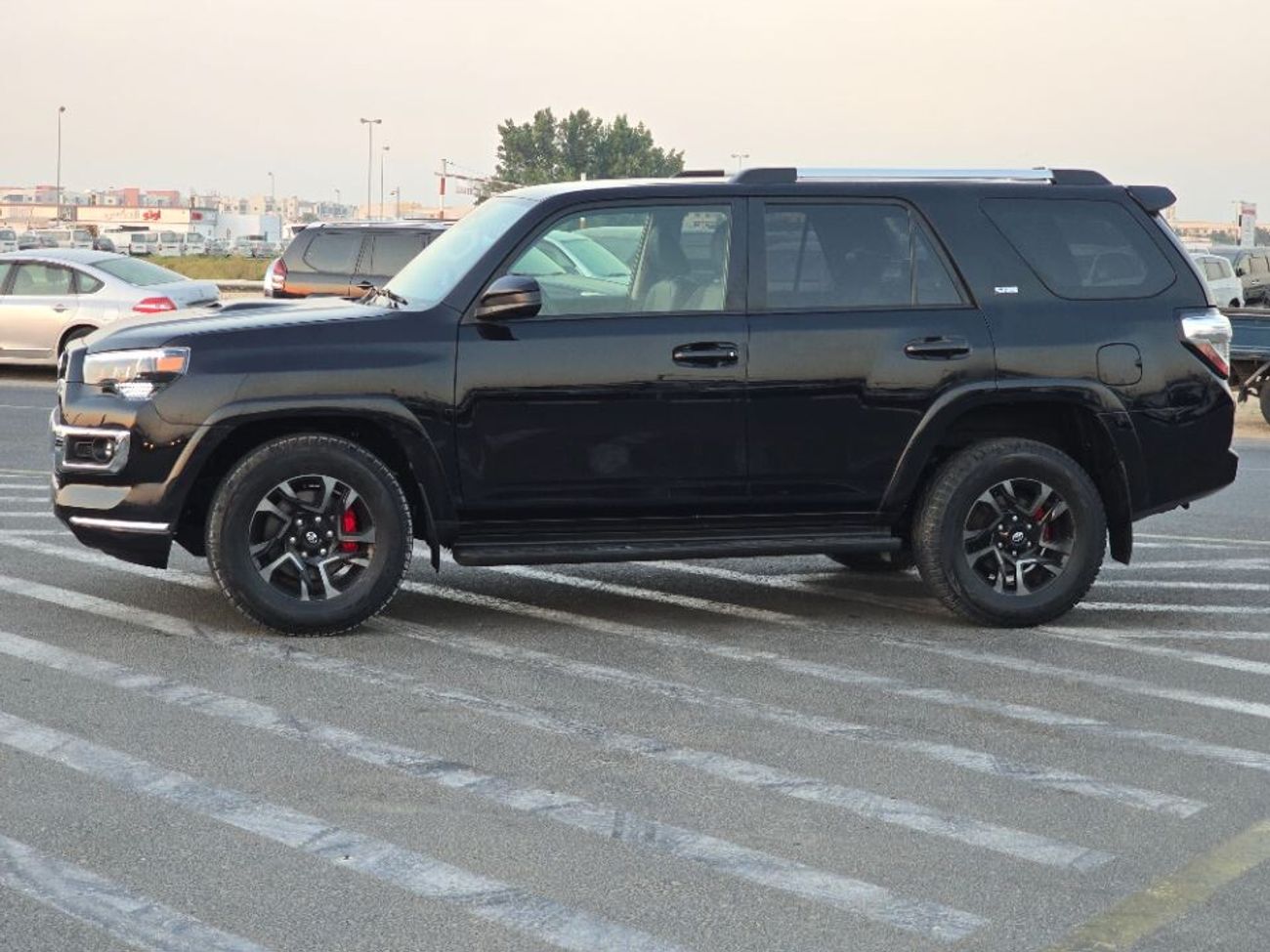تويوتا Runner4 2022 Model 4x4 , Push button and leather seats