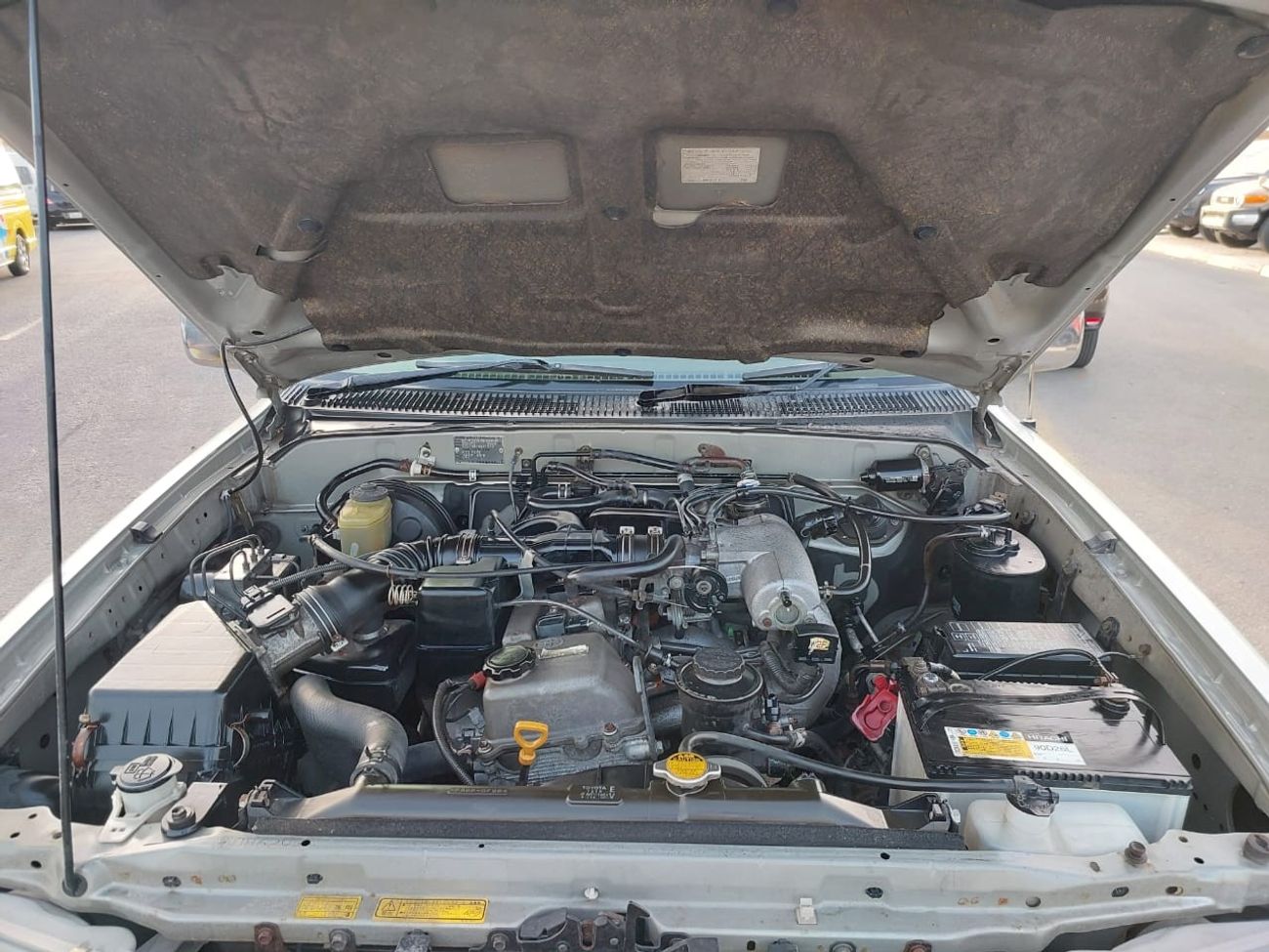 Toyota Hilux Surf TOYOTA HILUX SURF SUV RHD 2000 MODEL 2.7 L PETROL AUTOMATIC(PM37972)