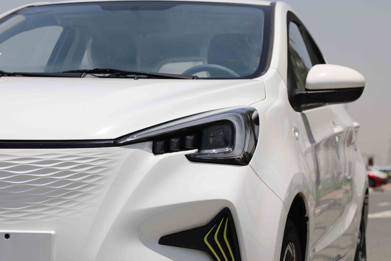 تشنجان بيم إستار STD (NON GCC) 2024 Changan E-Star - White Inside Blue & Grey | Export Only