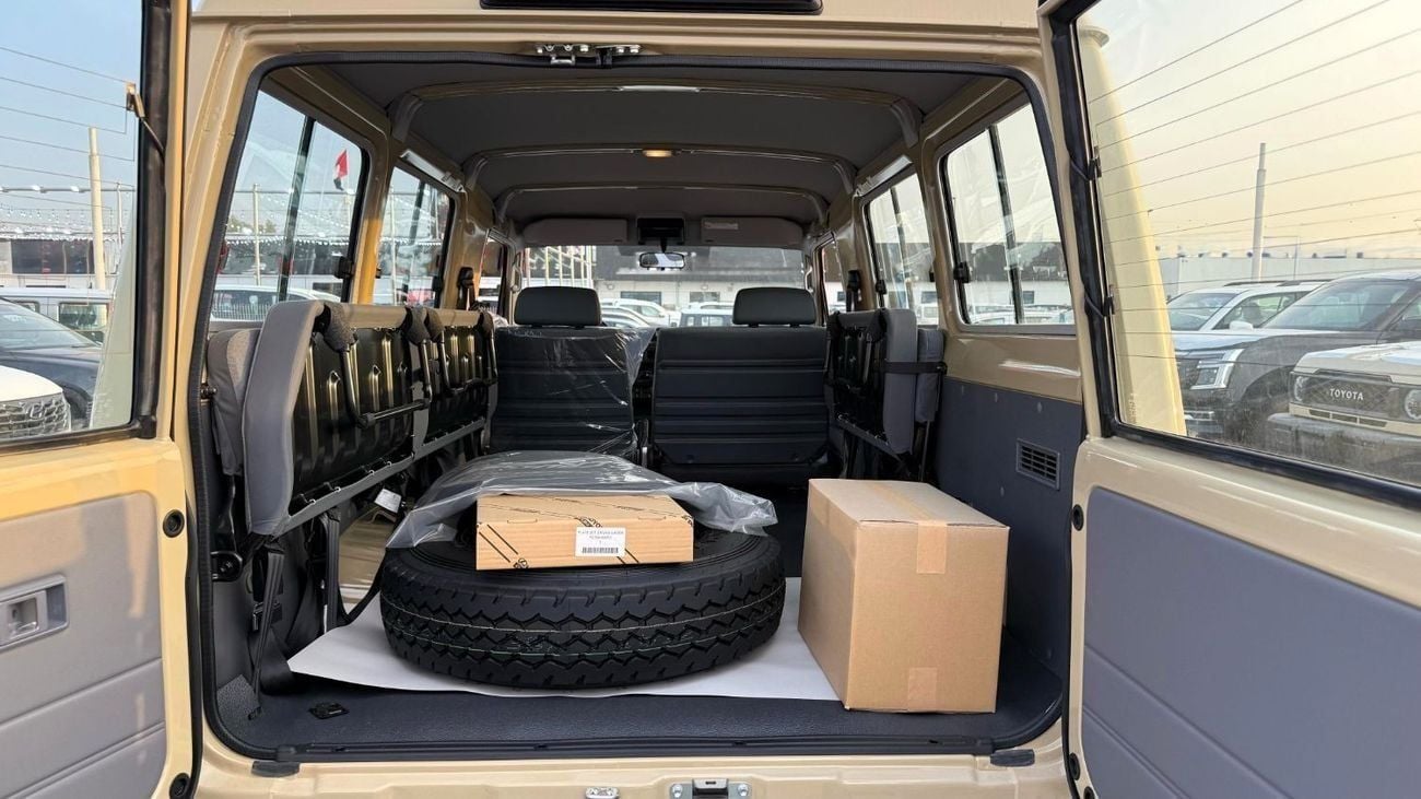 تويوتا لاند كروزر 70 LC 78 4.0 V6 PETROL MANUAL