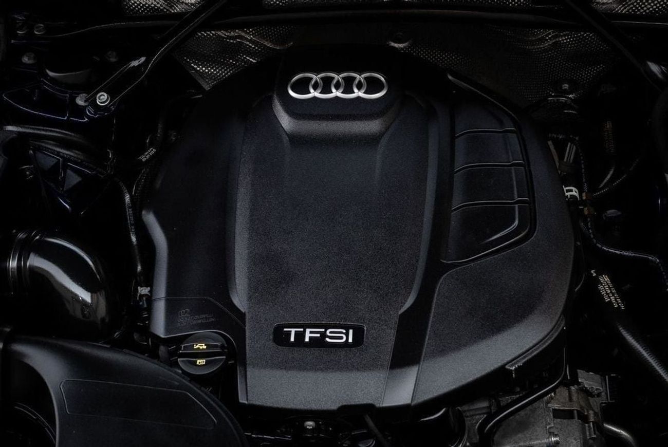 أودي Q5 45 TFSI Quattro 2.0L Audi Q5 45TFSI Quattro 2022 GCC under Agency Warranty and Service Contract with