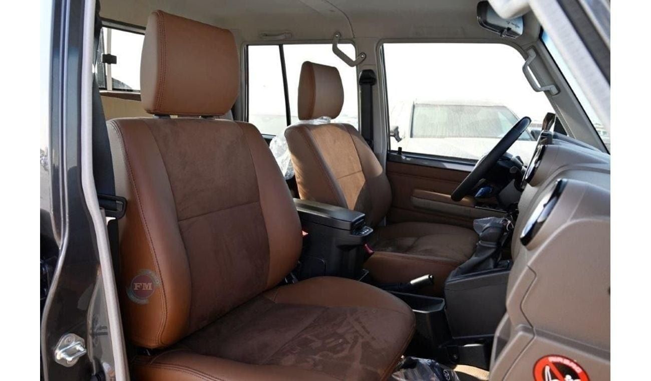 تويوتا لاند كروزر بيك آب 79 Double Cabin LX-Z 2.8L Diesel 4WD 5 Seater Automatic