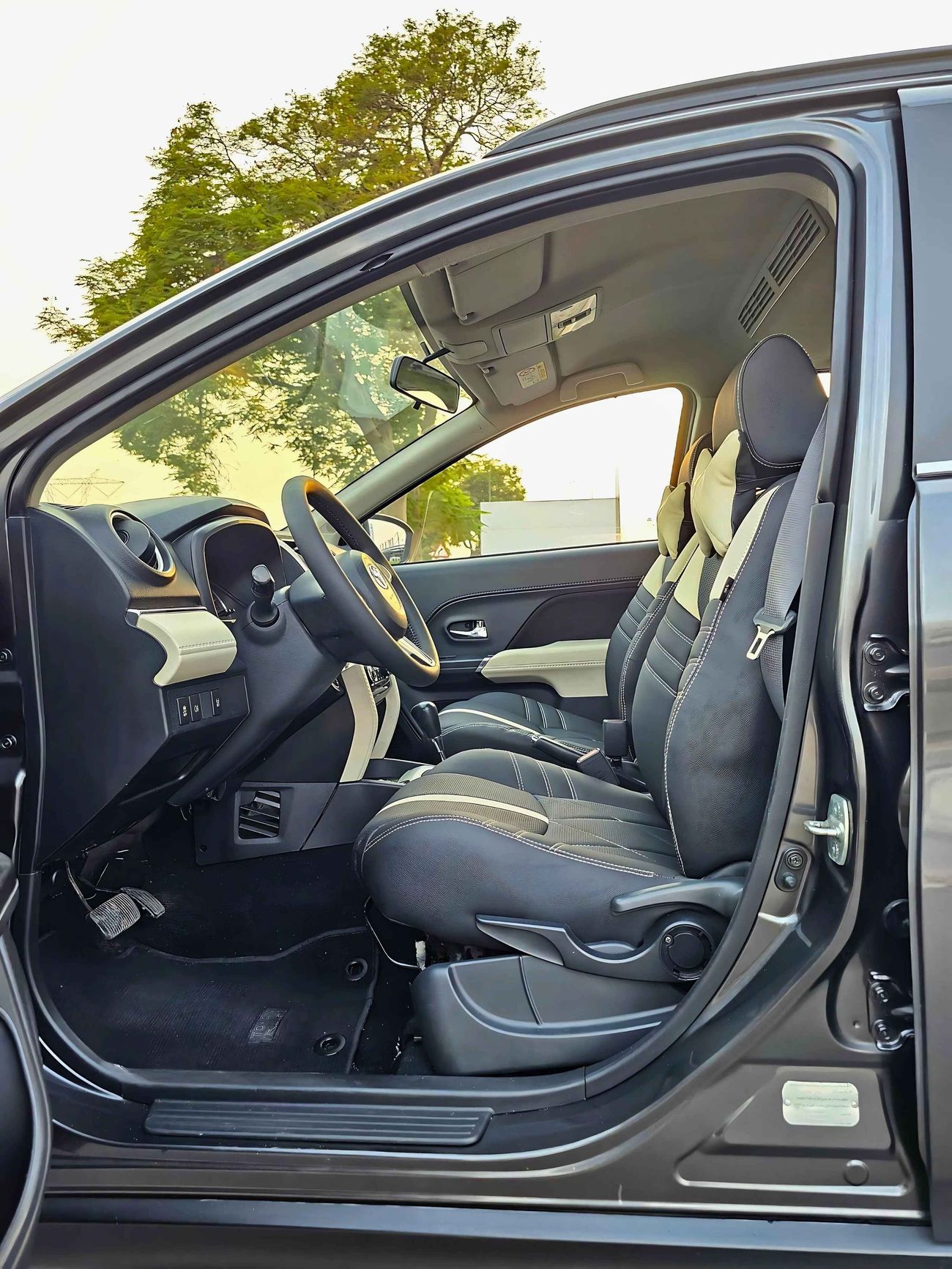 Toyota Rush EX GCC/LEATHER SEATS/NON ACCIDENT/1.5L V4/ EXPORT ONLY / LOT#006559