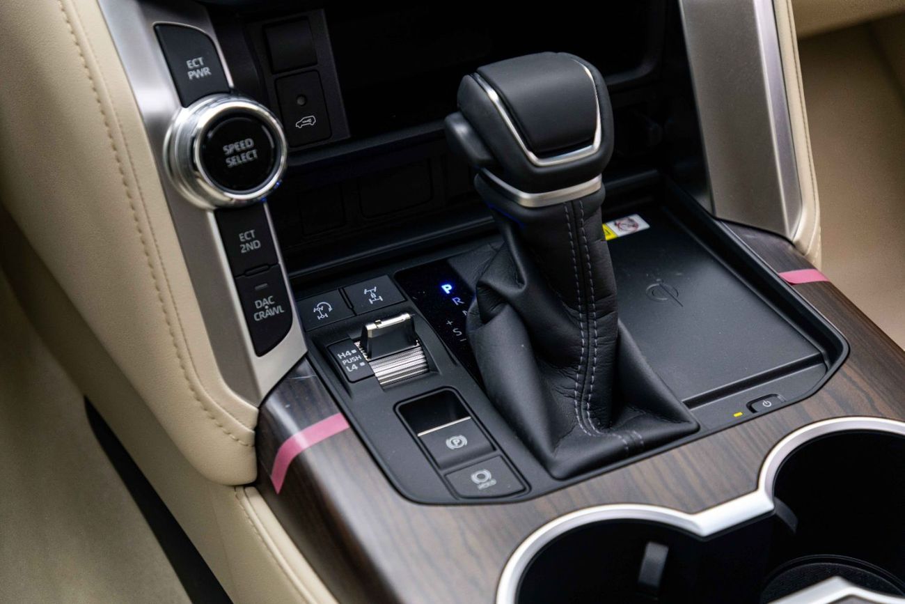 Toyota Land Cruiser GXR 4.0L - White Pearl Inside Beige | Export Only