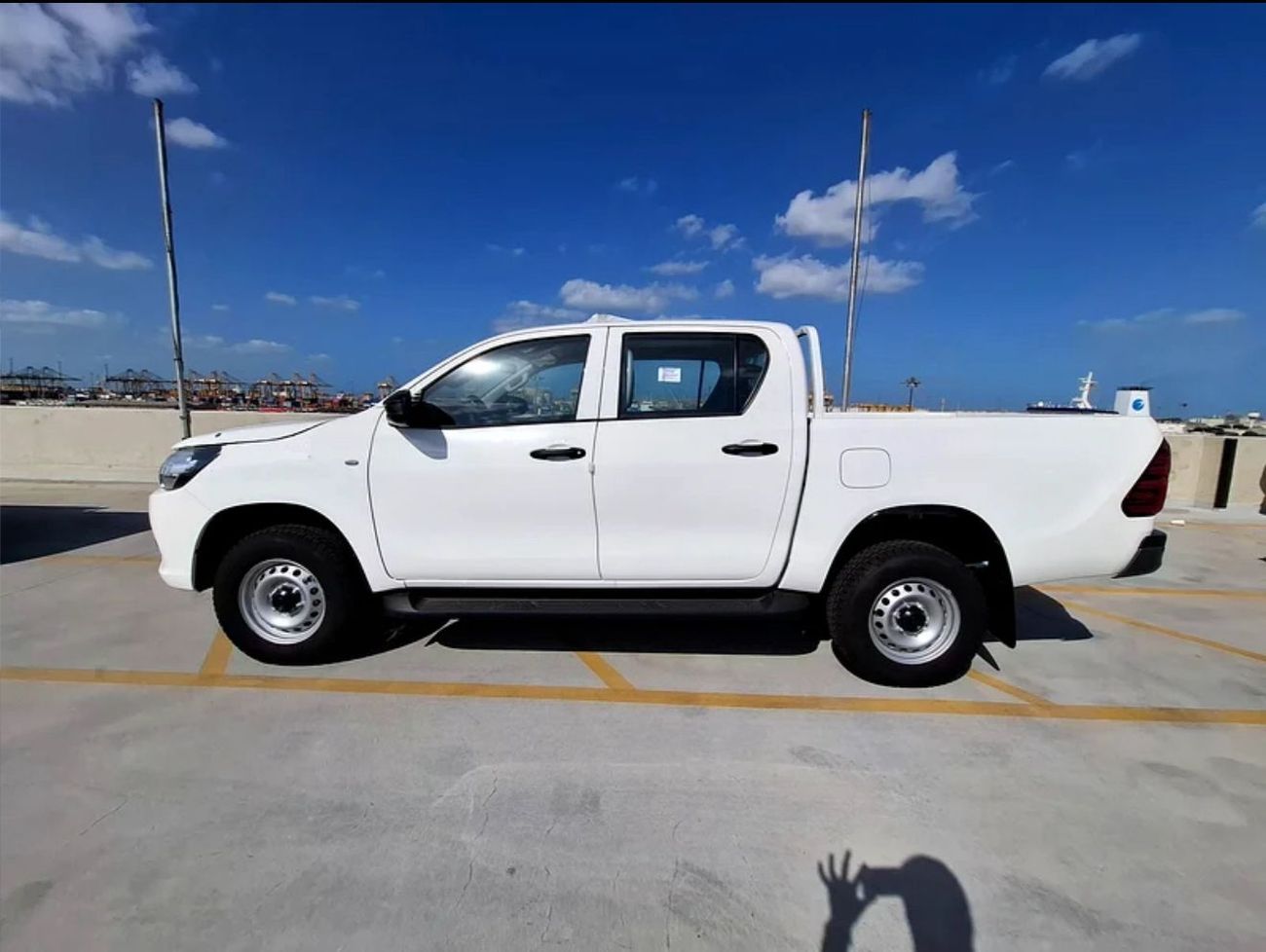 Toyota Hilux TOYOTA HILUX PETROL 2.7L NARROW BODY