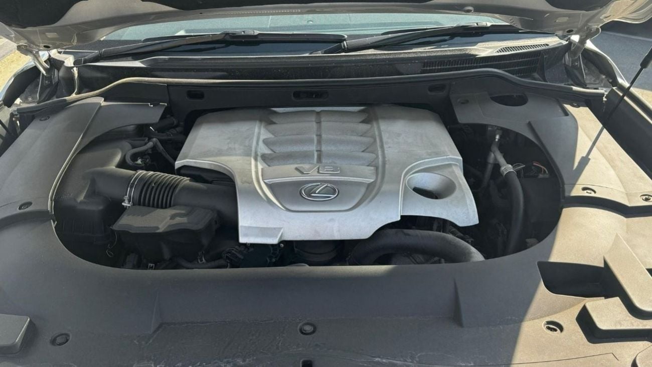 لكزس LX 570 Petrol 5.7 Liter Right Hand Drive Automatic Gear T.V With 4 Cameras