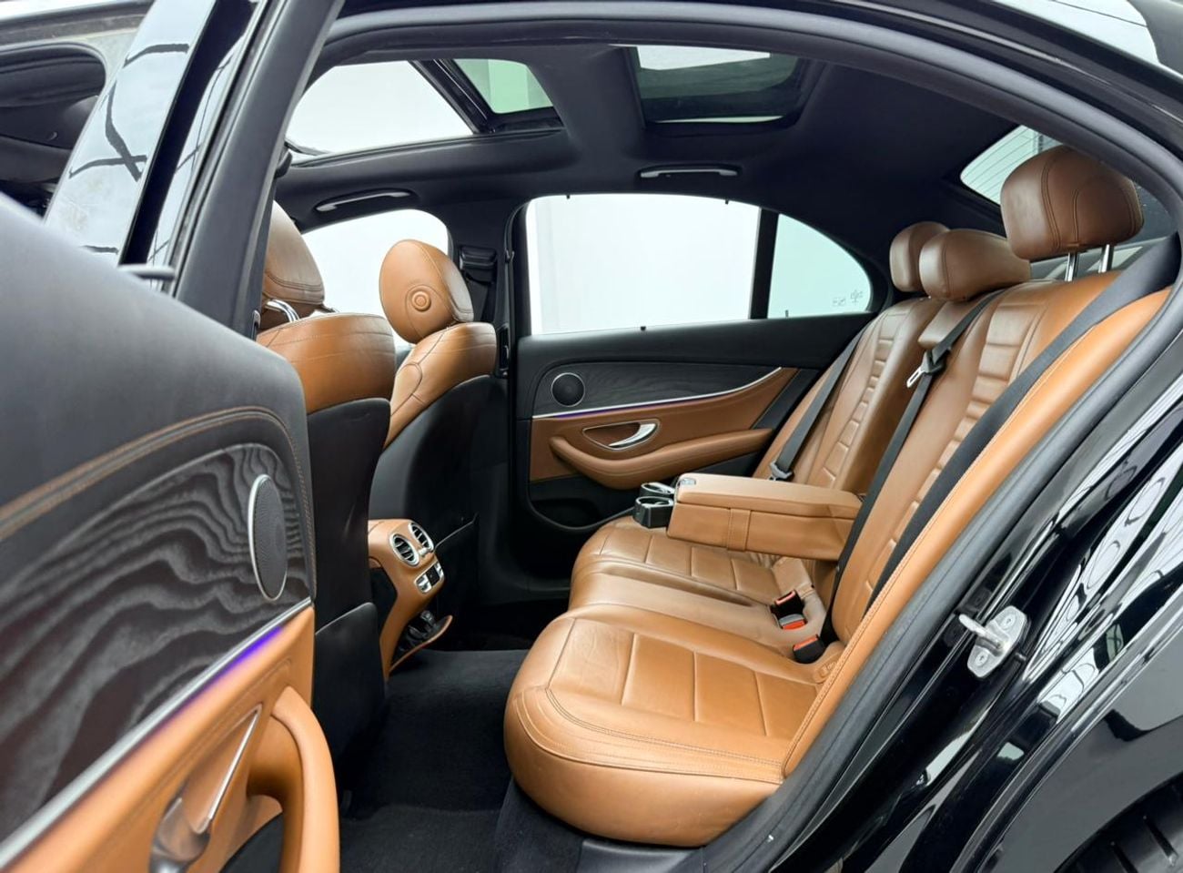 Mercedes Benz E400 STD 2017 Mercedes-Benz E400 4MATIC, Full Service History, Excellent Condition, GCC Specs
