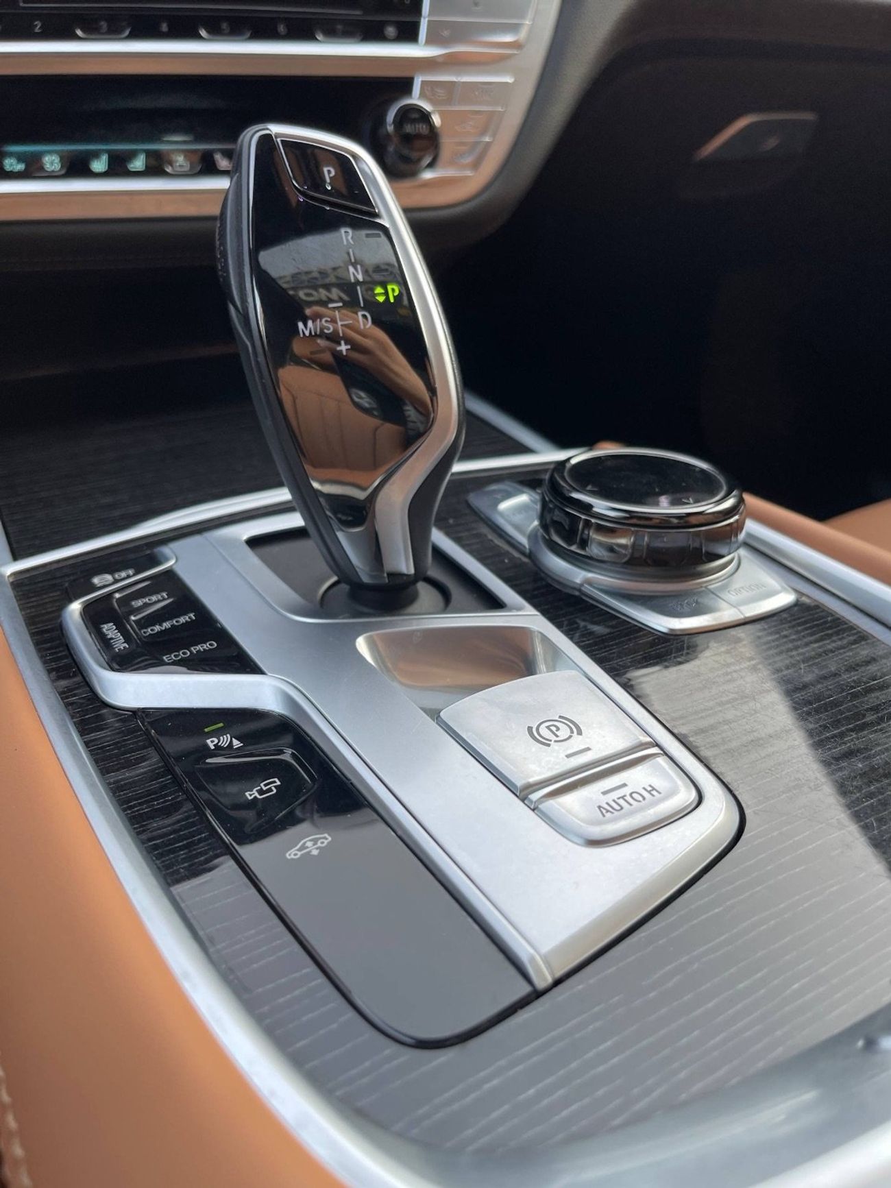 BMW 750i M PACKAGE / V8 TT 4.4L / PANORAMIC SUNROOF / 360 CAMERA / BIG SEATS / 20” RIMS / LOW MILEAGE