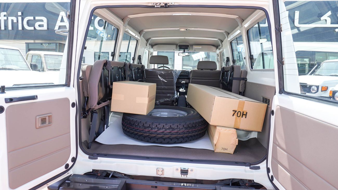 Toyota Land Cruiser 70 4.0L V6  A/T