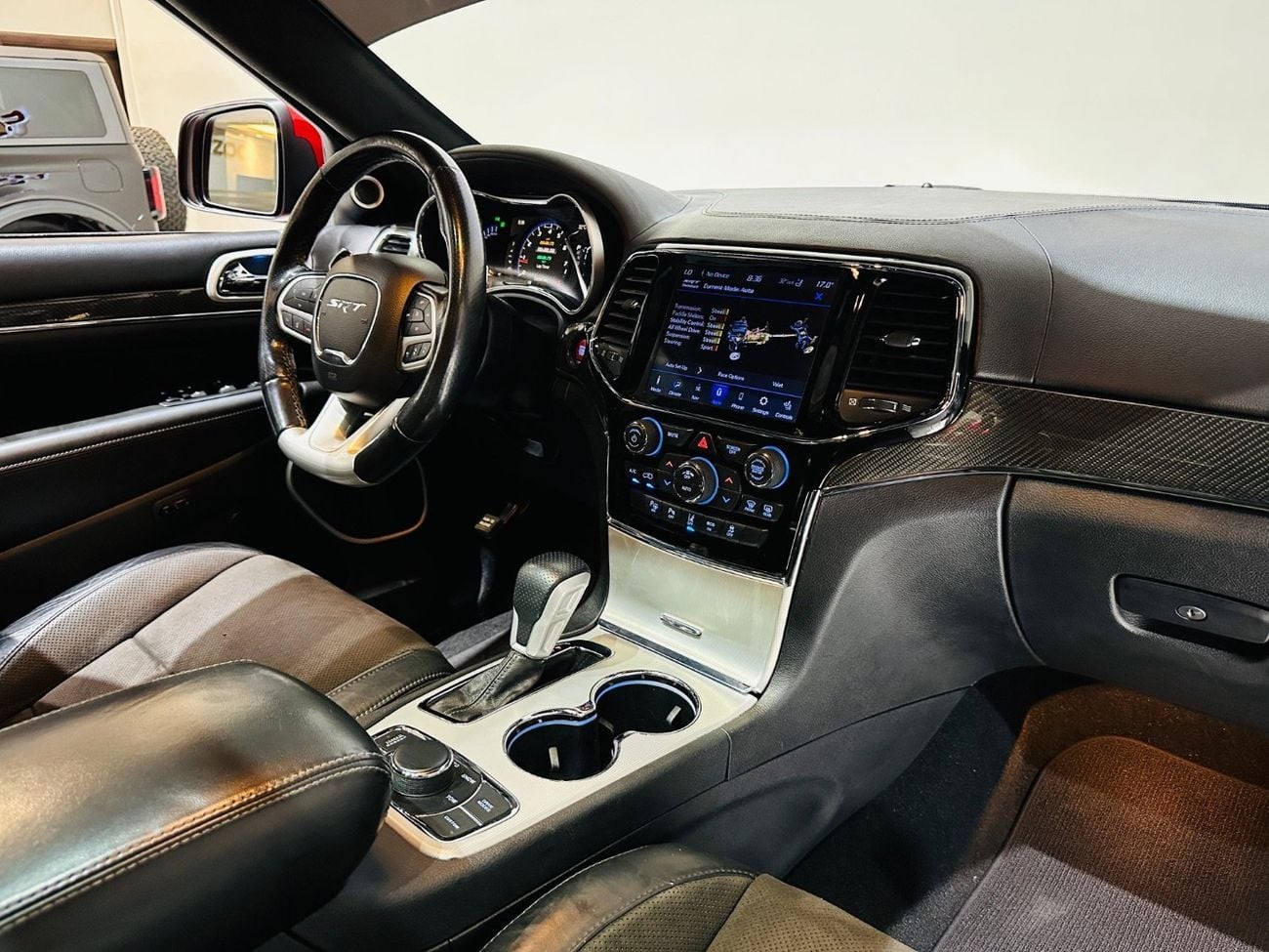 جيب جراند شيروكي SRT 6.4L