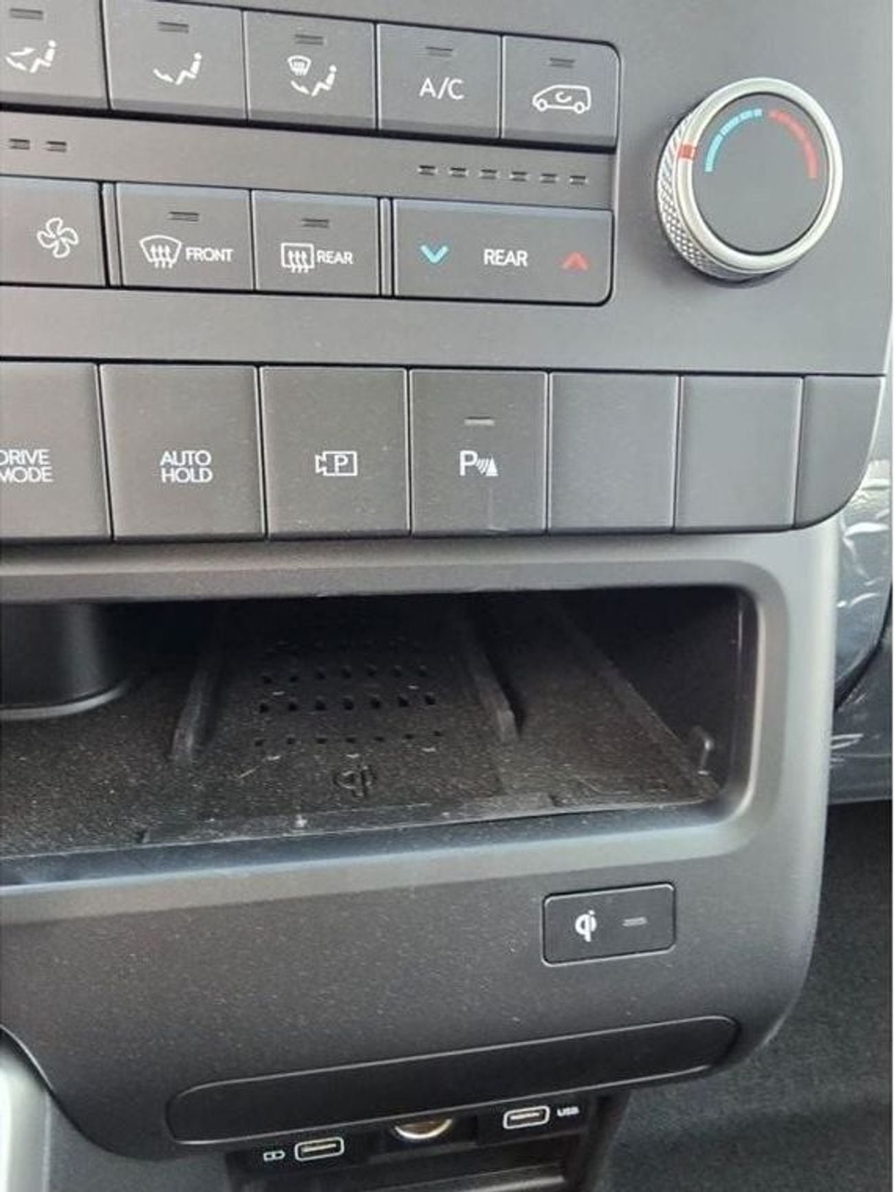 هيونداي ستاريا 3.5L PETROL V6 11 SEATS A/T 2026