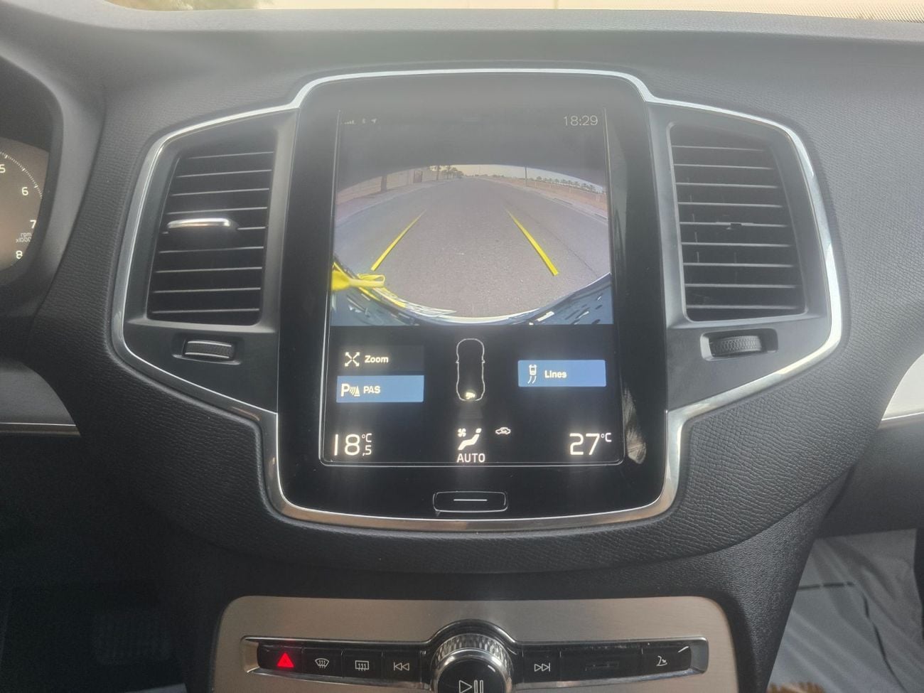 فولفو XC 90 MOMENTUM