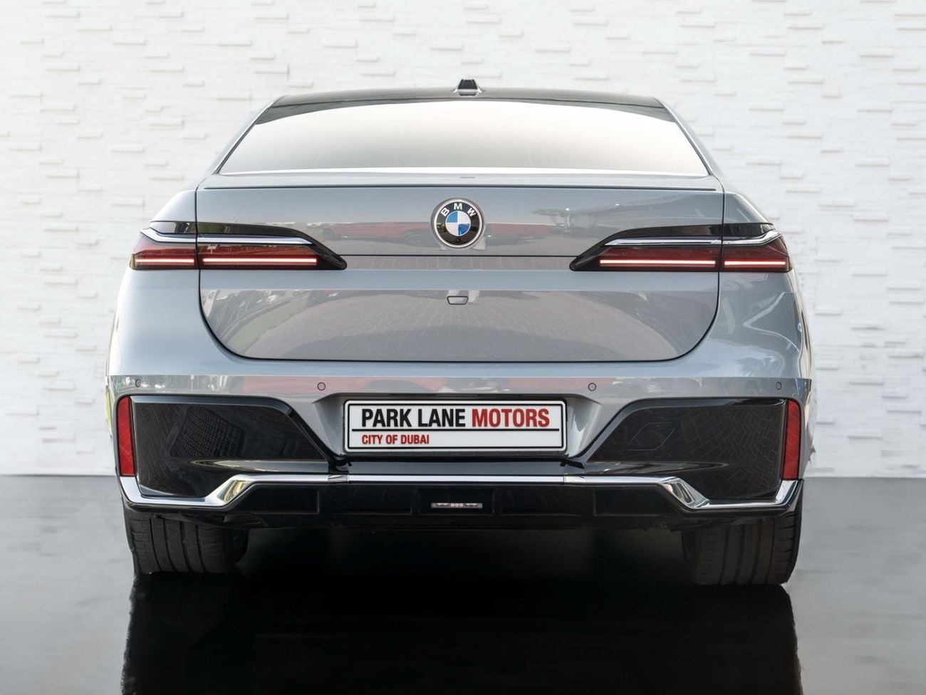بي أم دبليو 735i M SPORT INDIVIDUAL M SPORT