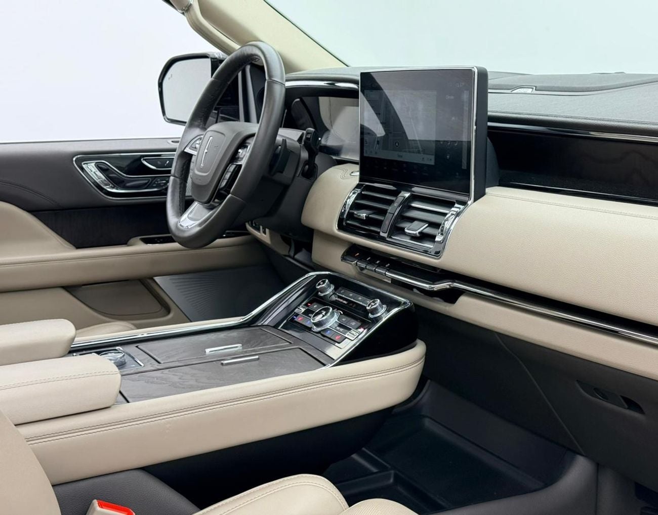 Lincoln Navigator 2024 Lincoln Navigator Reserve, 2030 Lincoln Warranty + Service Pack, Low Km, 8 Seater, GCC