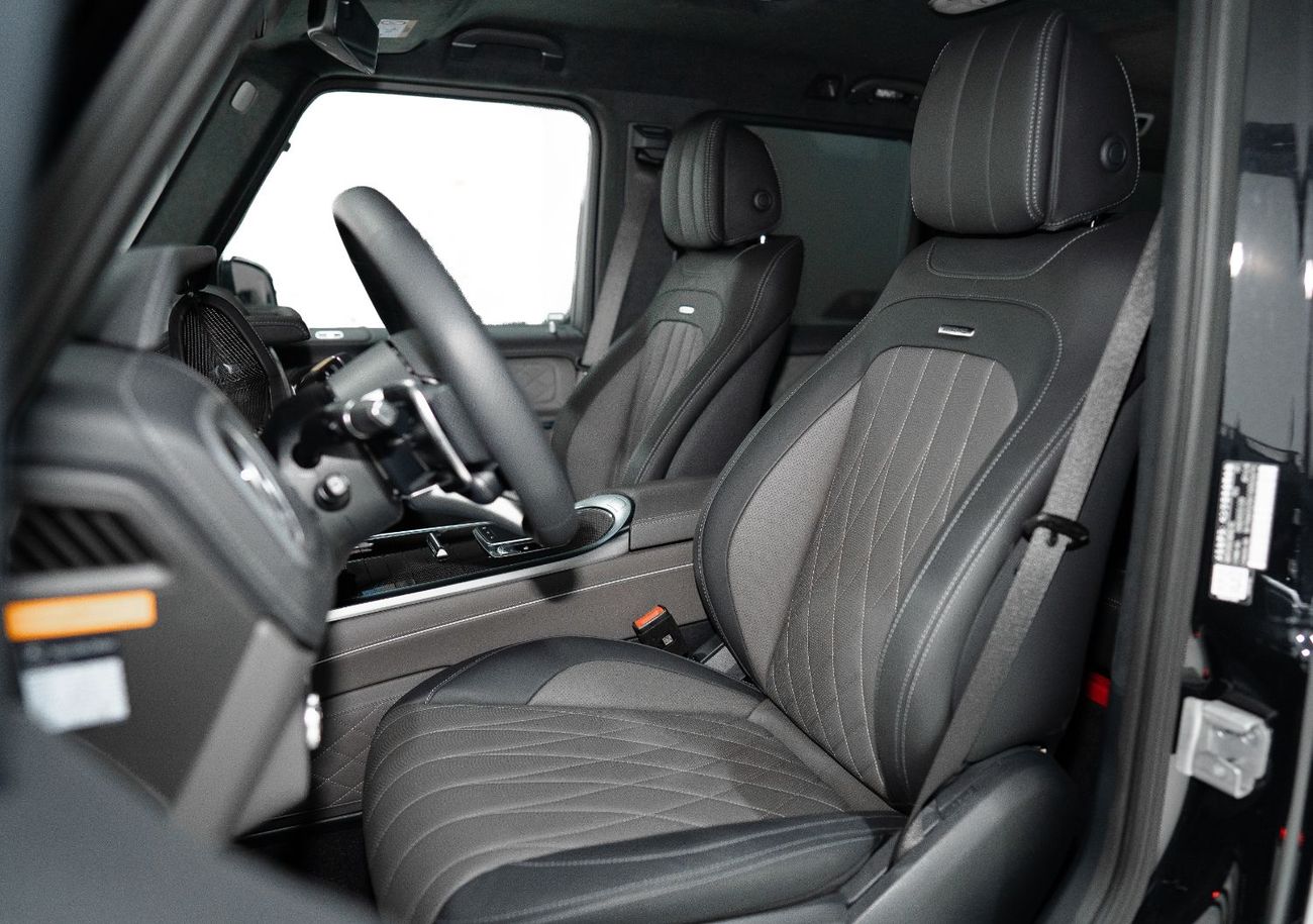 مرسيدس بنز G 63 AMG VERY LOW MILEAGE | 2025 G63 AMG | CARBON INTERIOR | G-MANUFAKTUR | BURMESTER AUDIO | WARRANTY