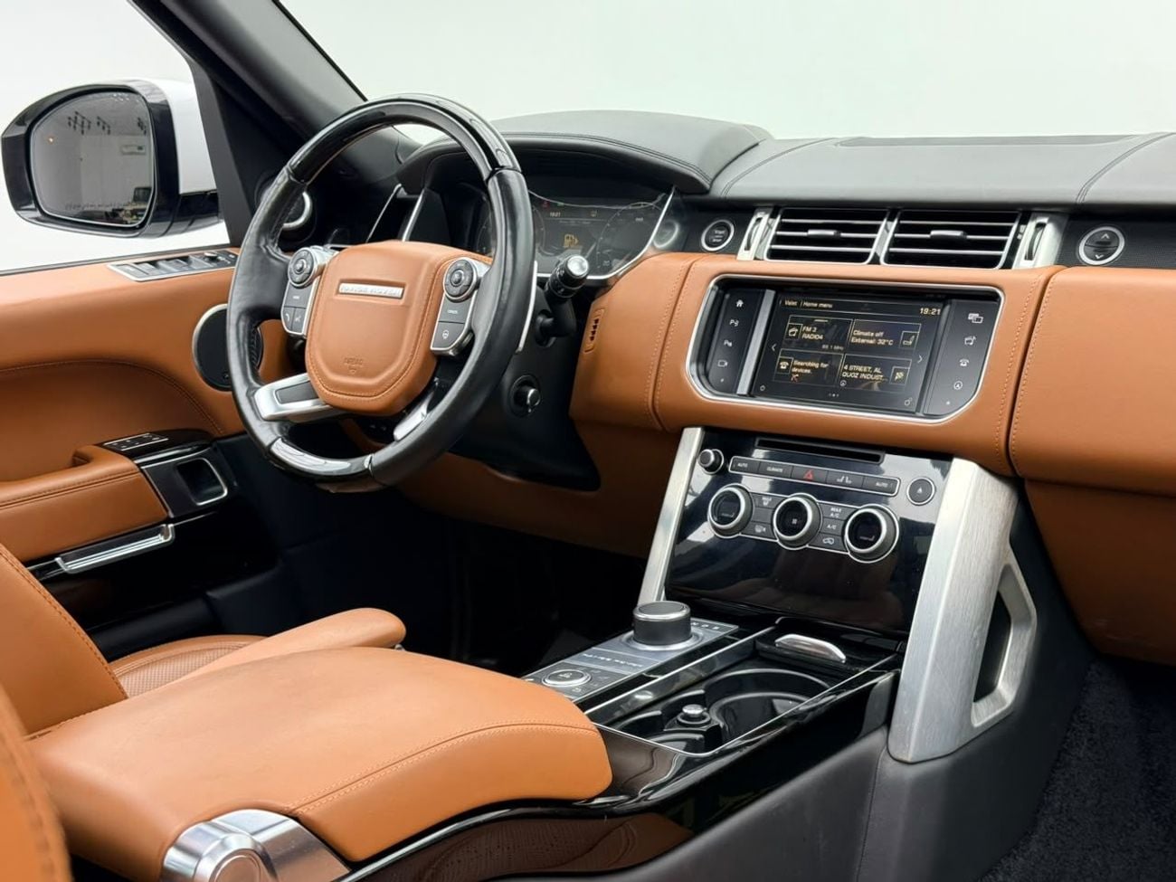 Land Rover Range Rover AUTOBIOGRAPHY 2016 Range Rover Vogue Autobiography, Full Service History, Fully Loaded, Excellent Condition, GCC