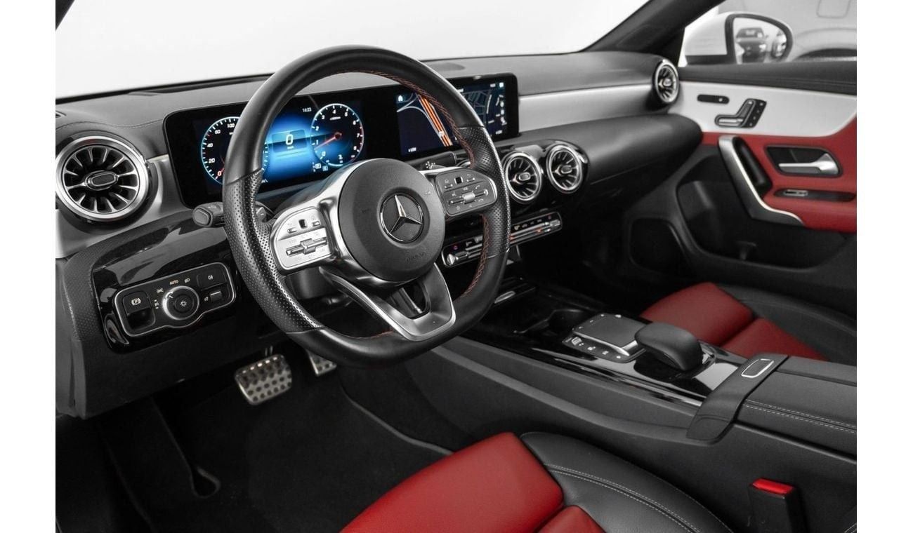 Mercedes-Benz CLA 250 Std 2.0L (224 HP)