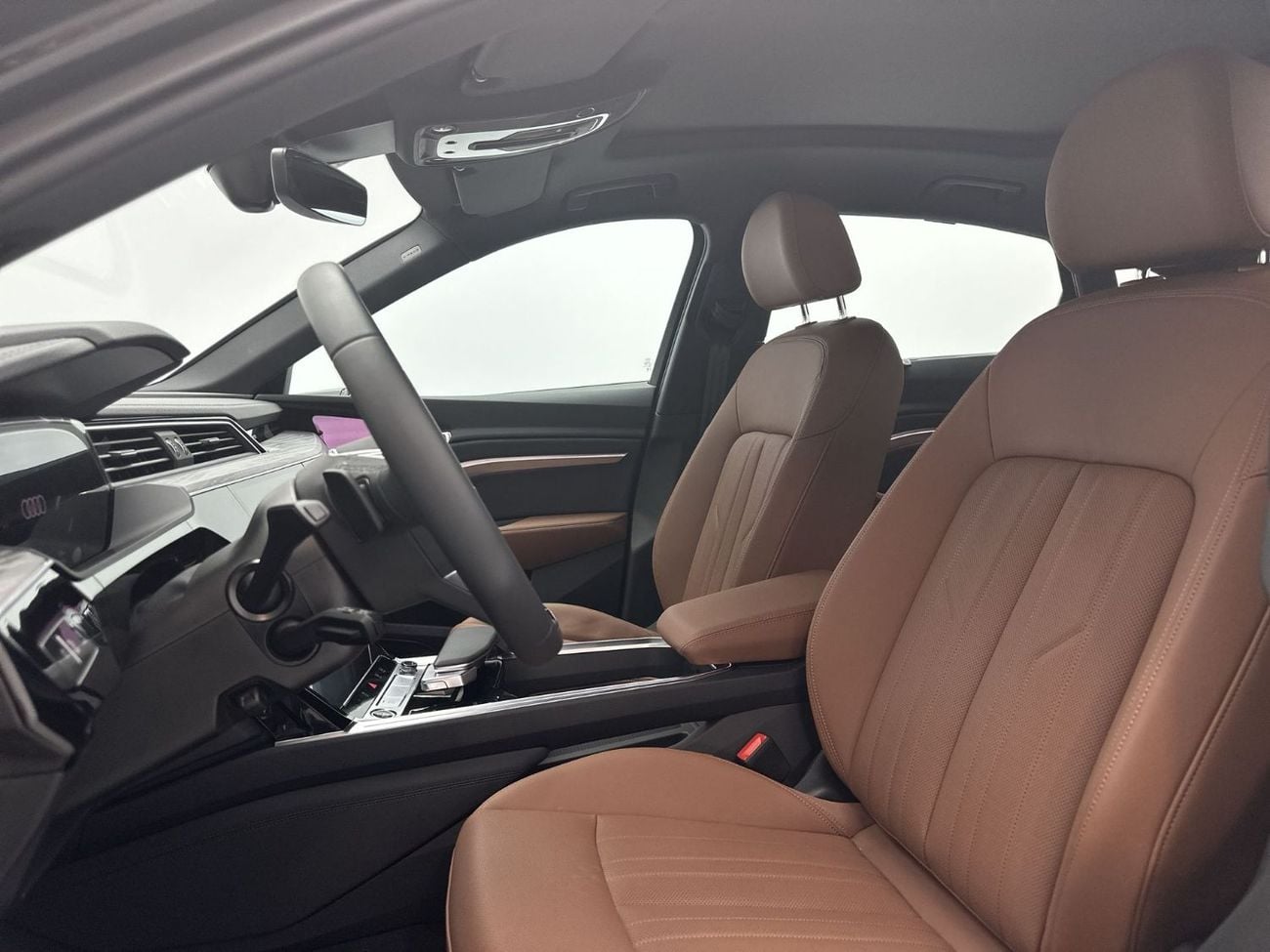 أودي Q8 إي ترون 55 quattro S Line Sportback 408hp Progress (Ref# 17203)