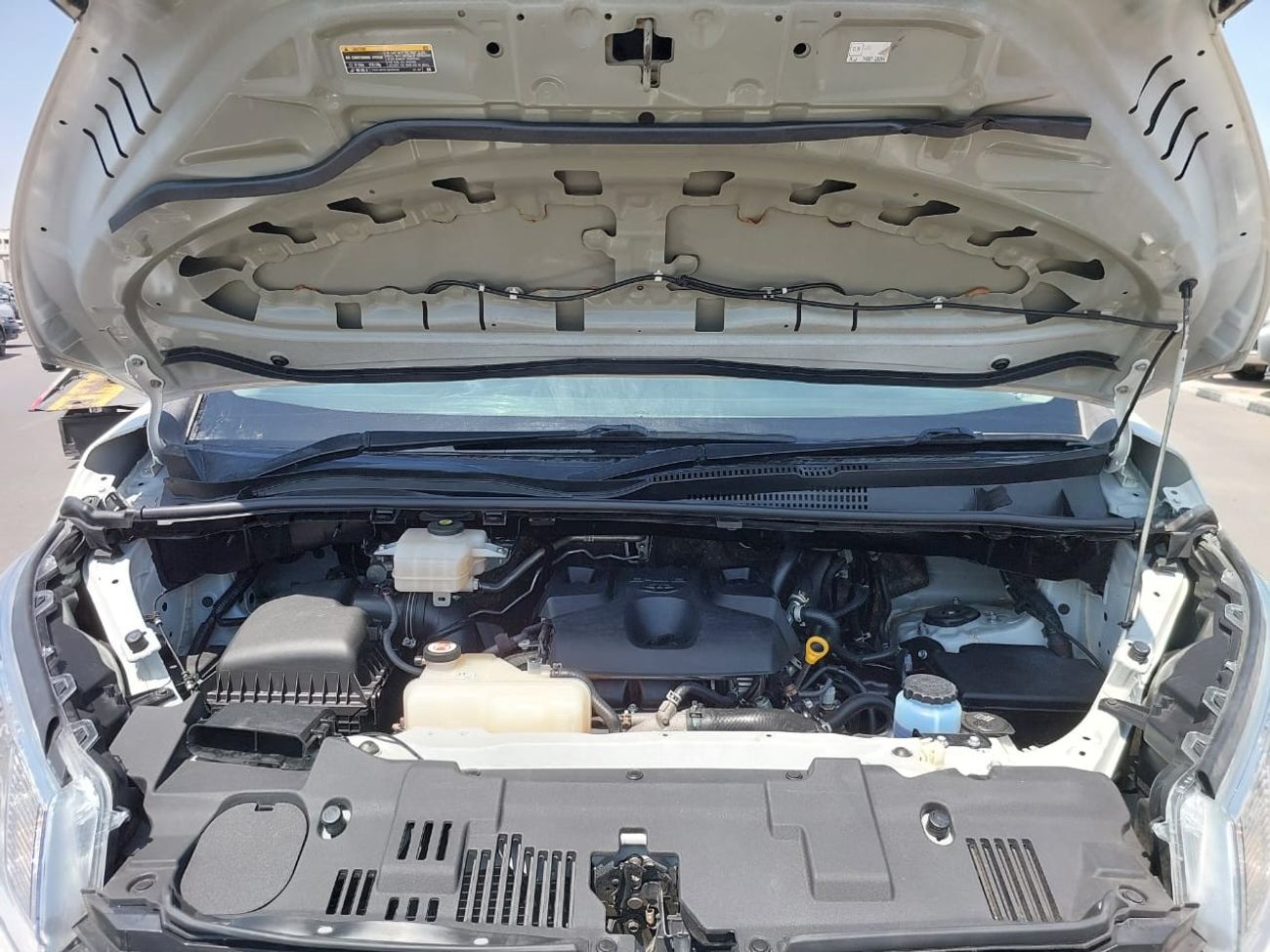 Toyota Hiace TOYOTA HIACE COMMUTER VAN RHD 2020 MODEL 2.8 L DIESEL AUTOMATIC(PM05350)