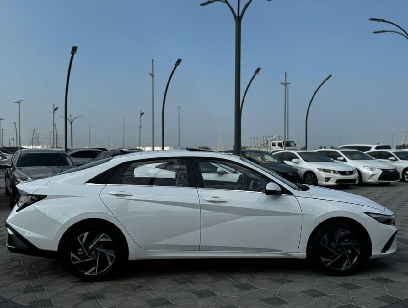 هيونداي إلانترا Comfort 1.6L