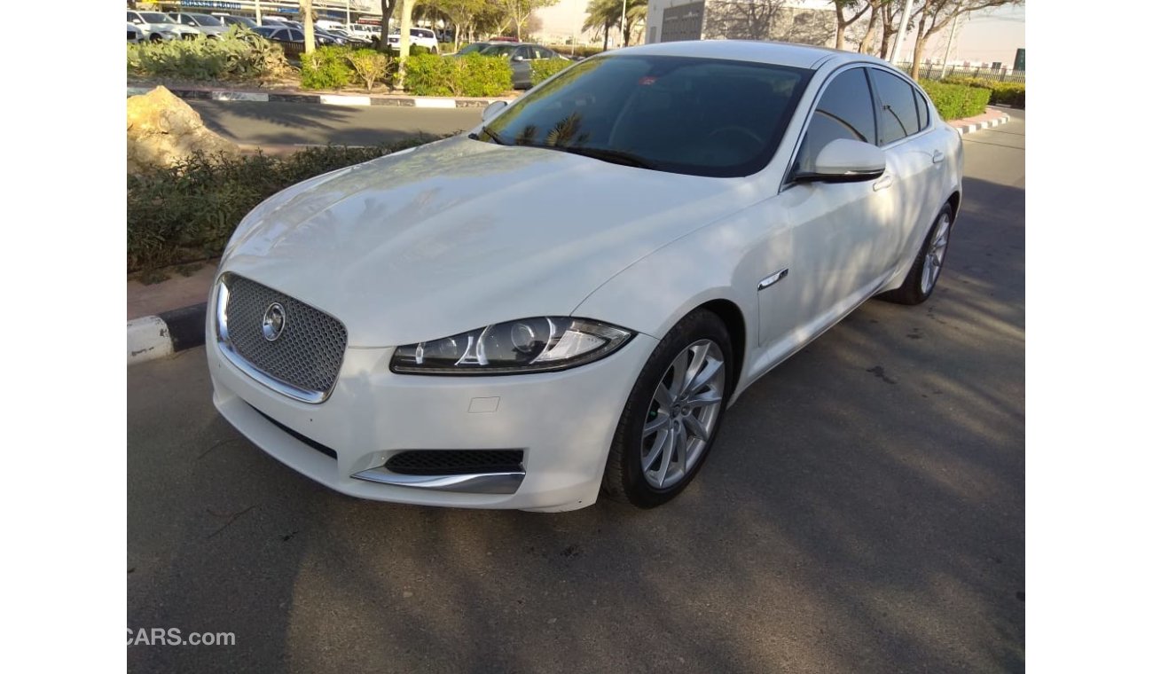 Jaguar XF LUXURY V8 2012 GCC SPECS