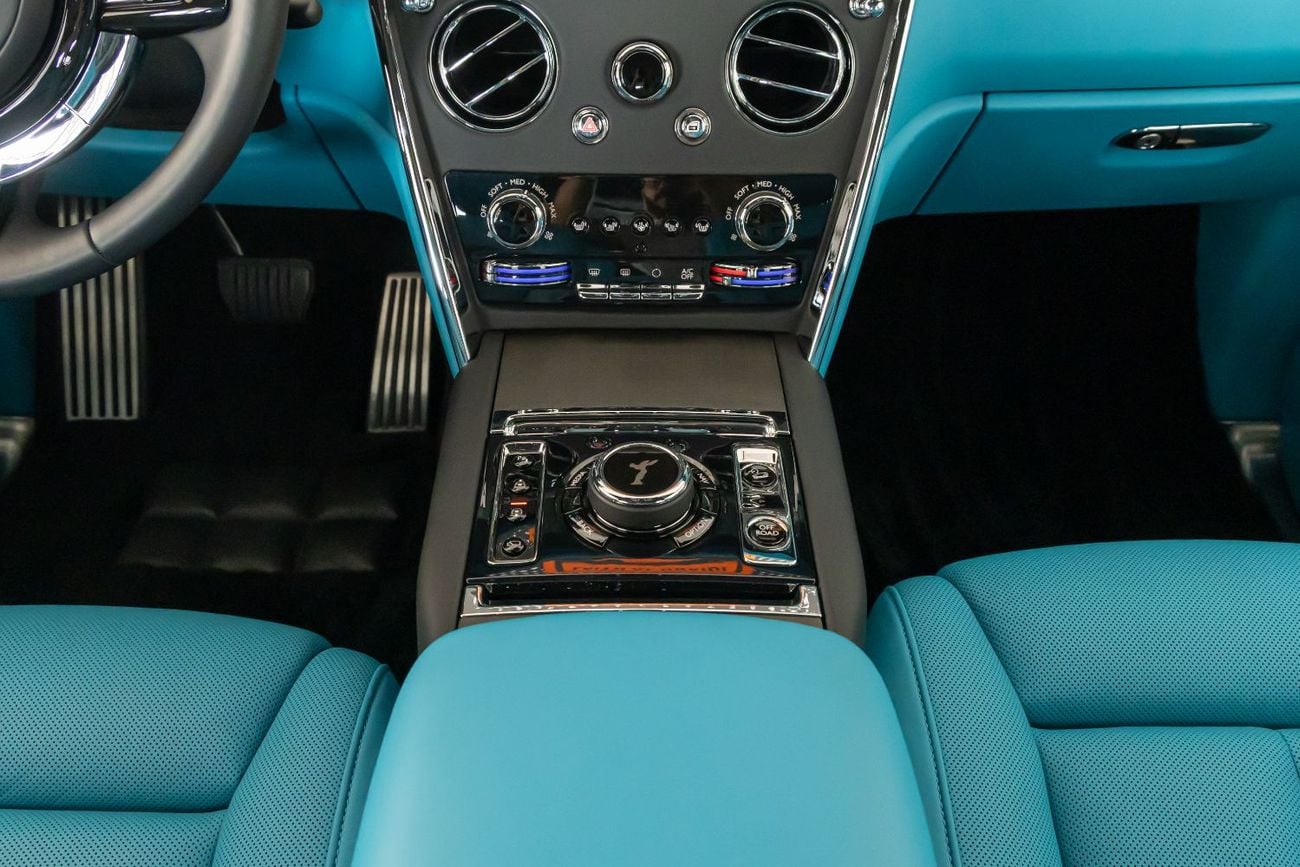 Rolls Royce Cullinan ROLLS-ROYCE CULLINAN | WARRANTY AVAILABLE PITSTOP 360AGMC | SILVER BADGE | BESPOKE TURQUOISE LEATHER