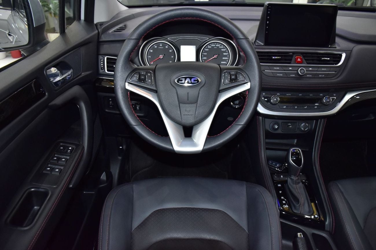 جاك S3 STANDARD عرض ممتاز لسيارة جاكوار S3 (موديل 2019) باللون الفضي بمواصفات خليجية
