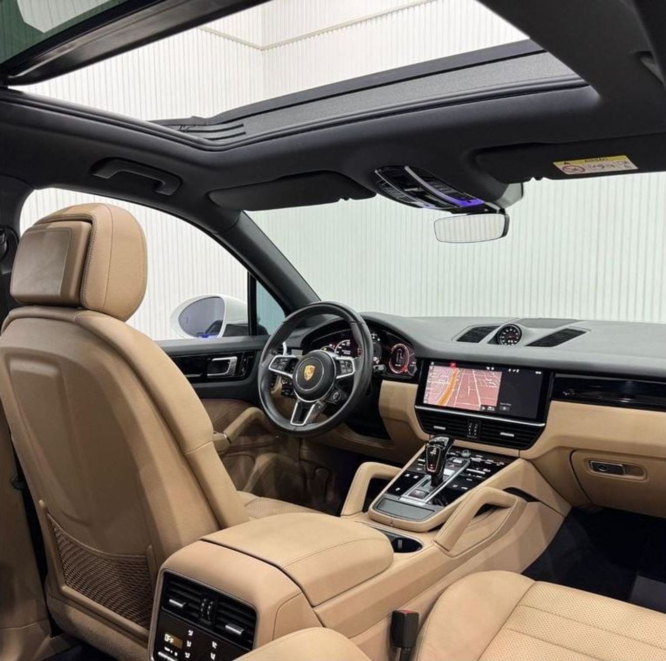 Porsche Cayenne Std 3.0L (335 HP) 2018 Porsche Cayenne, Warranty, Full Service History, Excellent Condition, GCC
