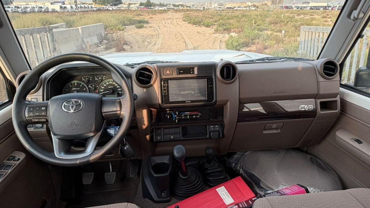 تويوتا لاند كروزر 70 LC76 2.8 MT basic Oman specs basic options