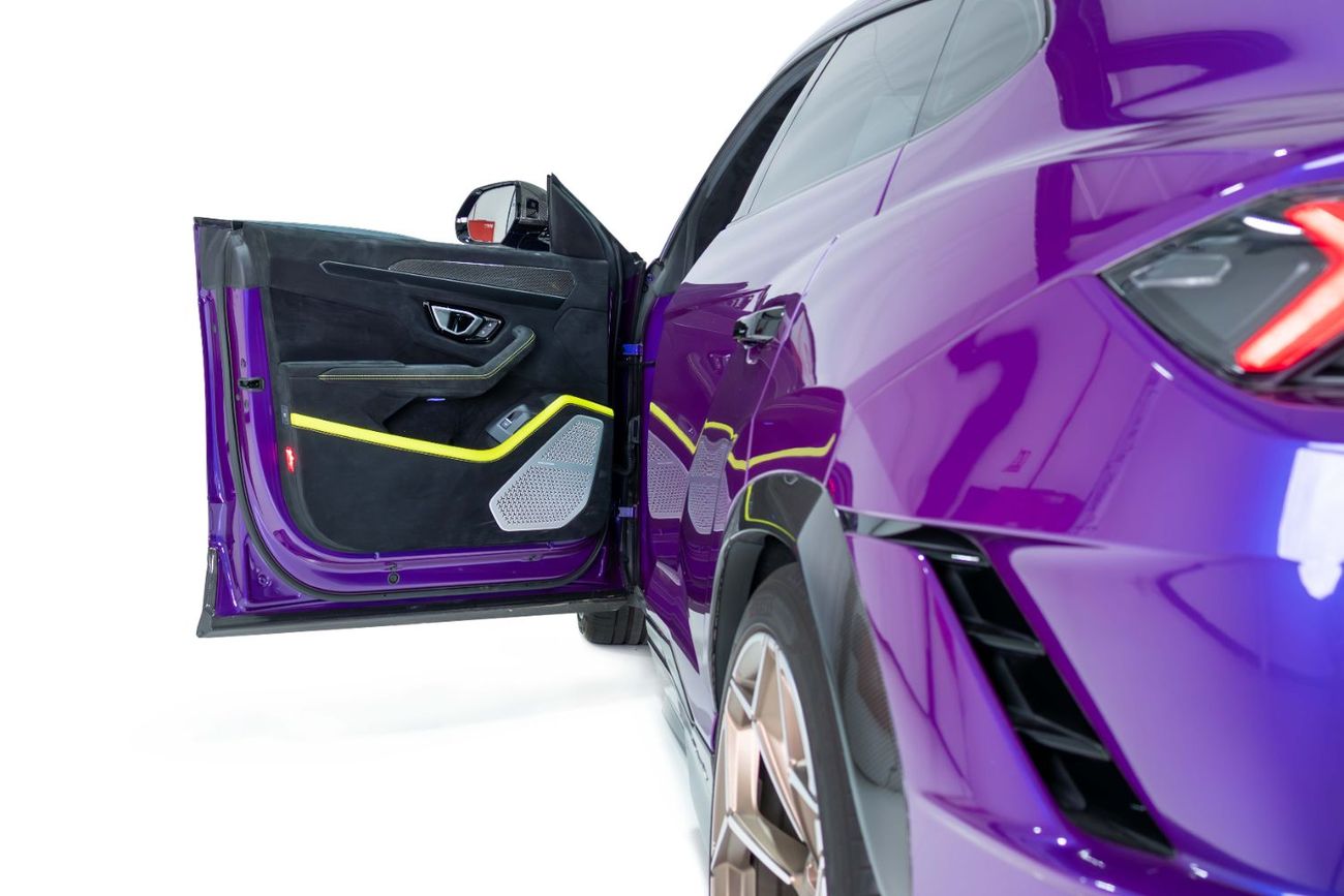 Lamborghini Urus 4.0T V8 Performante Full Carbon Fiber Package-Akrapovic Exhaust System-Very Low Mileage