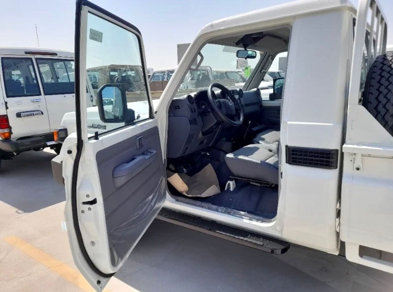 Toyota Land Cruiser Pick Up SC 4.0L LAND CRUISER LC79 SC 4.2L DIESEL 2025