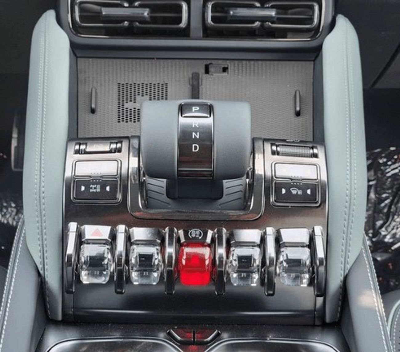 BYD Leopard 5 5 NAVIGATOR HYBRID1.5L-4CYL TURBOCHARGED