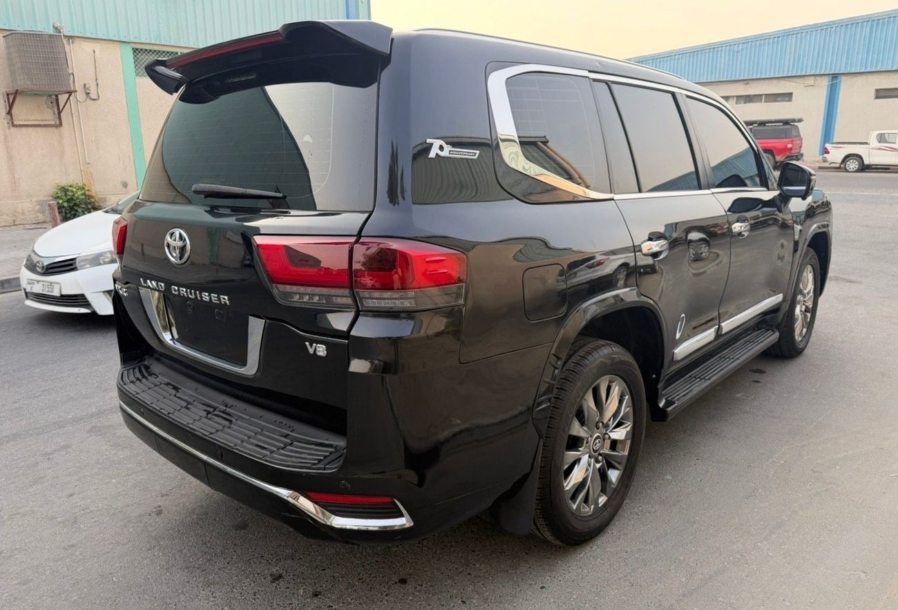 تويوتا لاند كروزر VXR