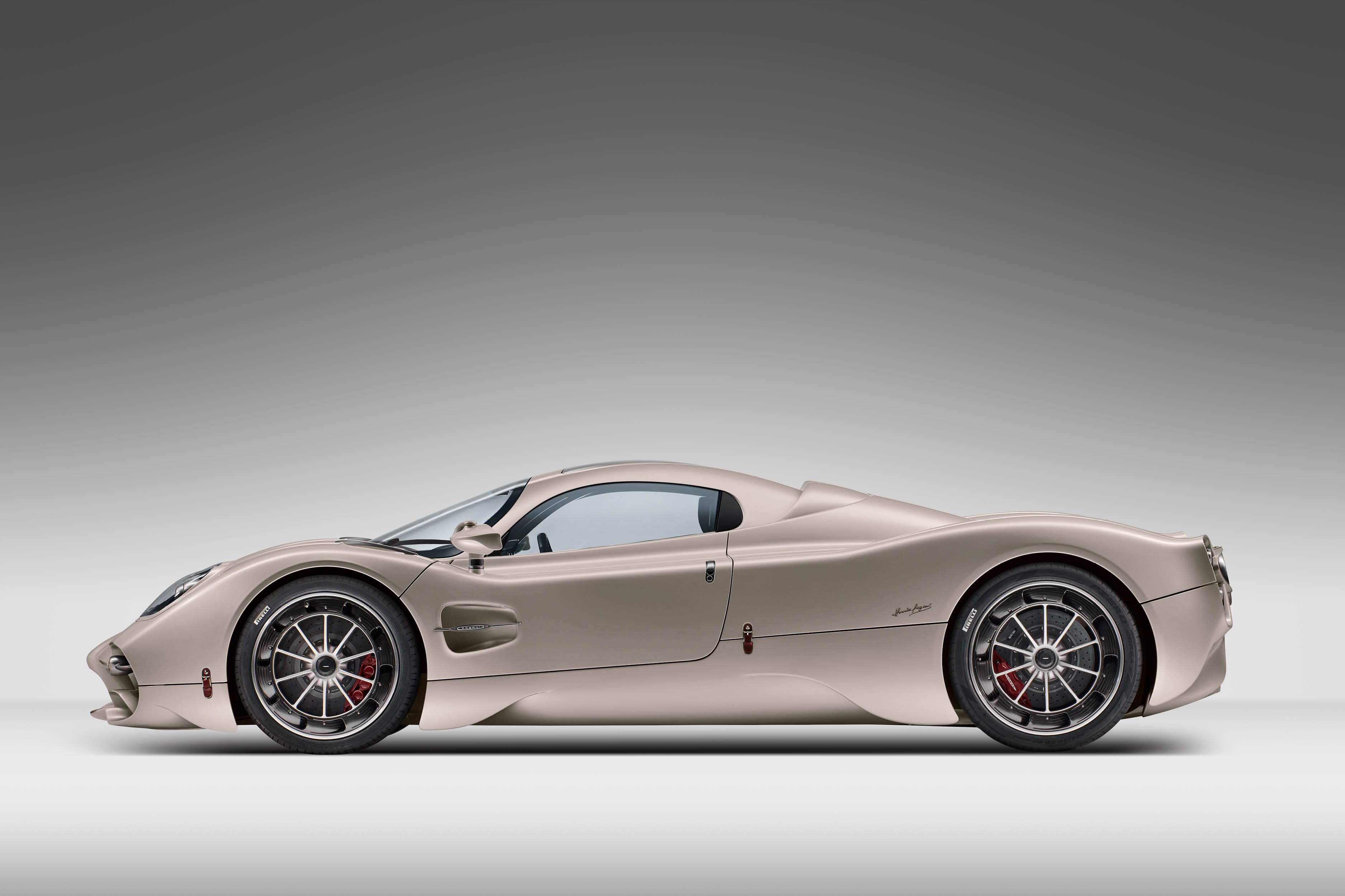 Pagani Utopia exterior - Side Profile