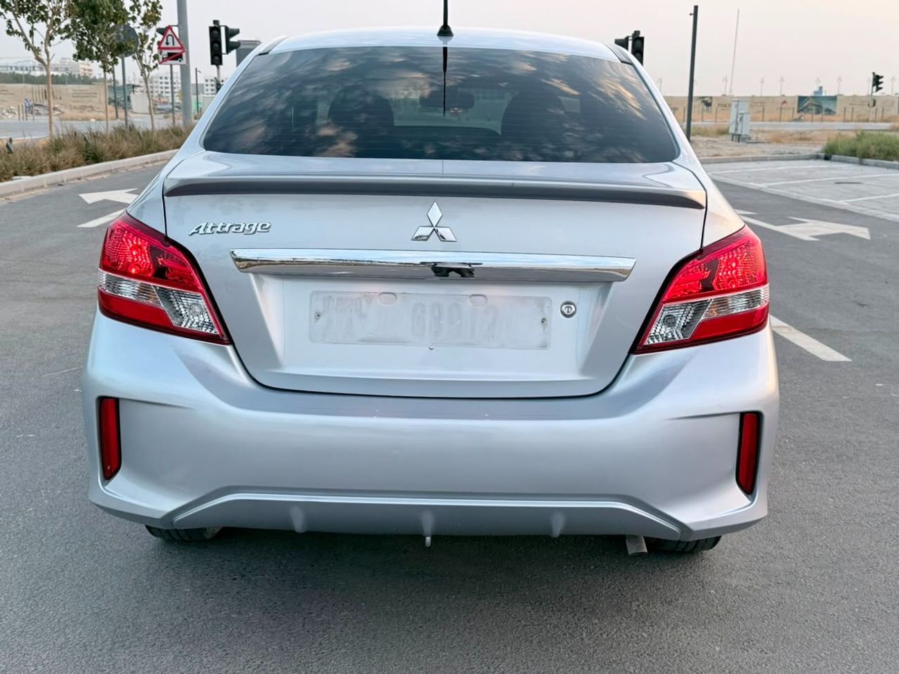 Mitsubishi Attrage GLX