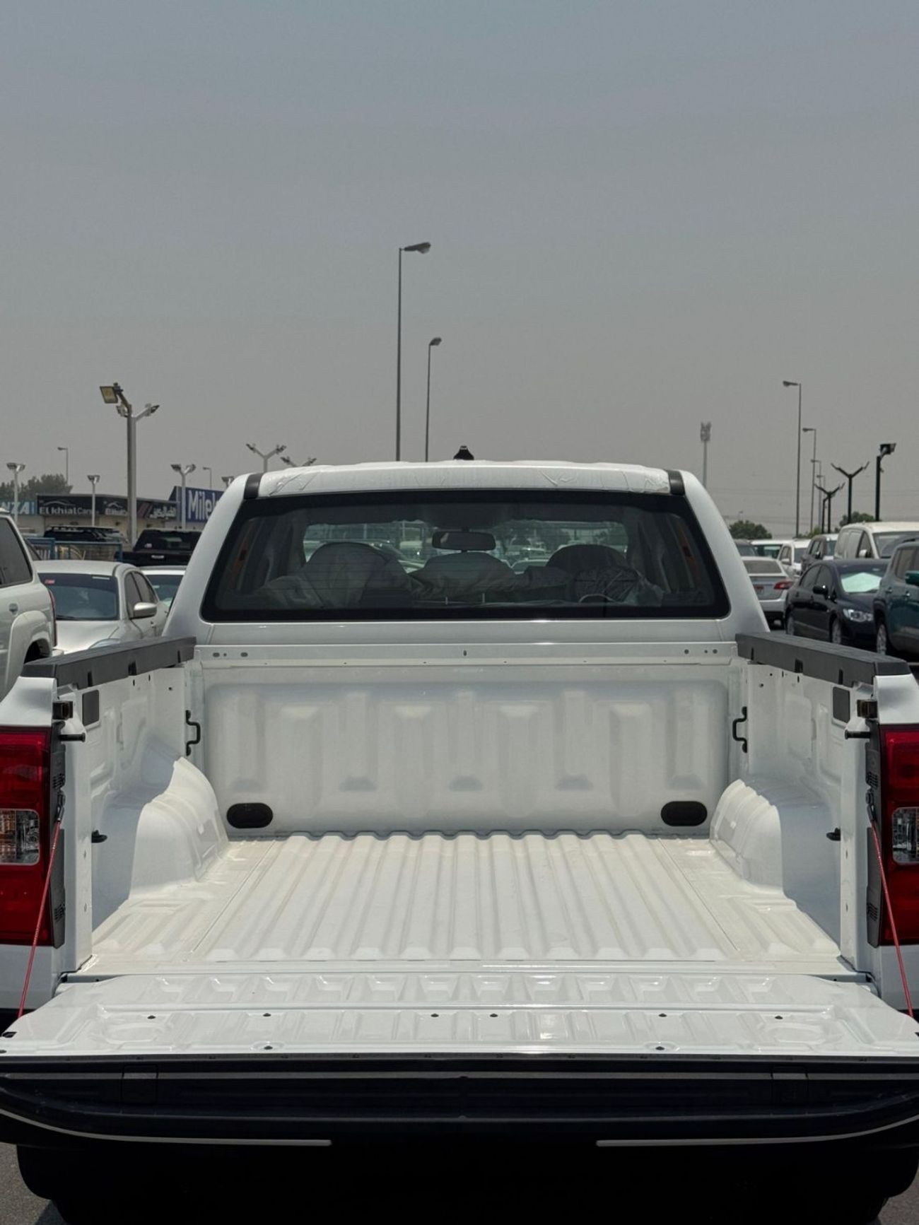 Ford Ranger XL 2.0L LHD Double Cabin Diesel Engine African Specs Automatic transmission 4WD 5 Seats 4 Doors