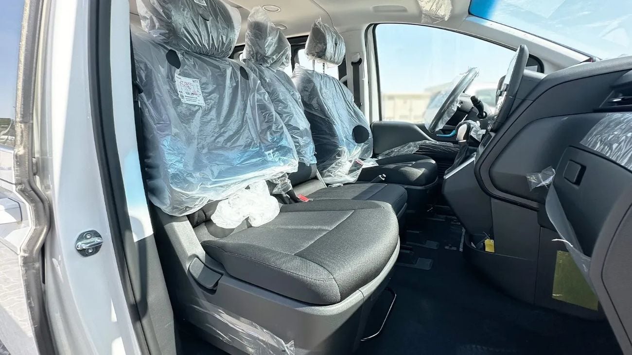 هيونداي ستاريا 3.5L 11 Seater Premier AT
