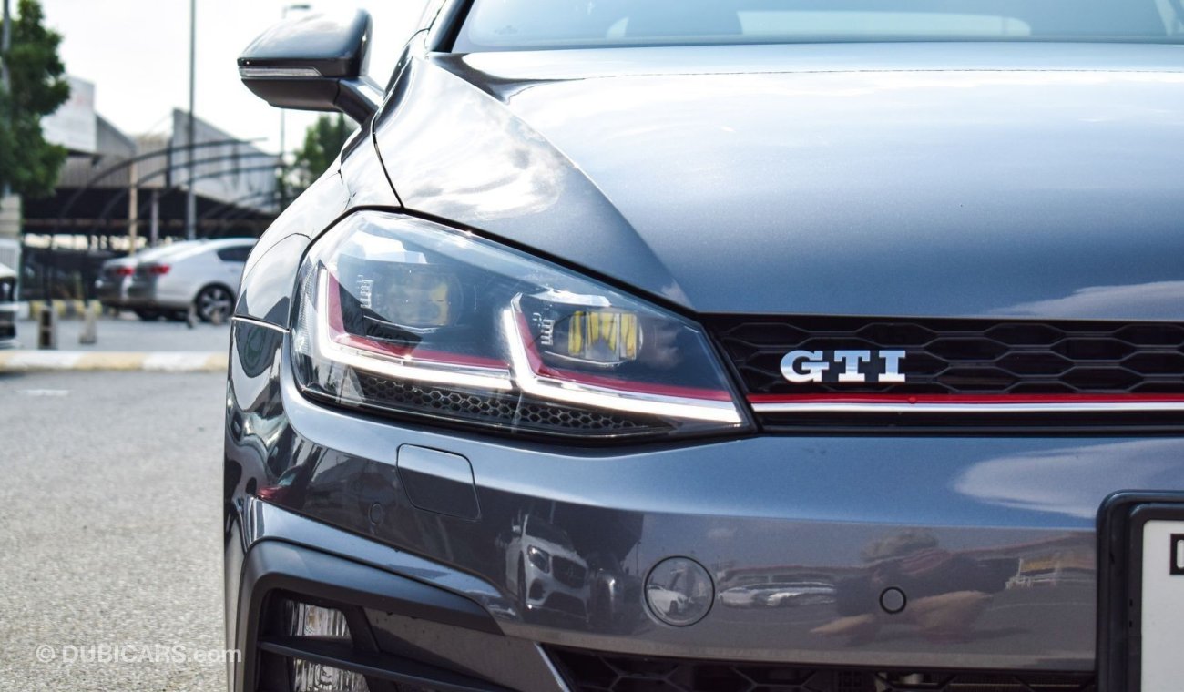 فولكس واجن جولف GTI