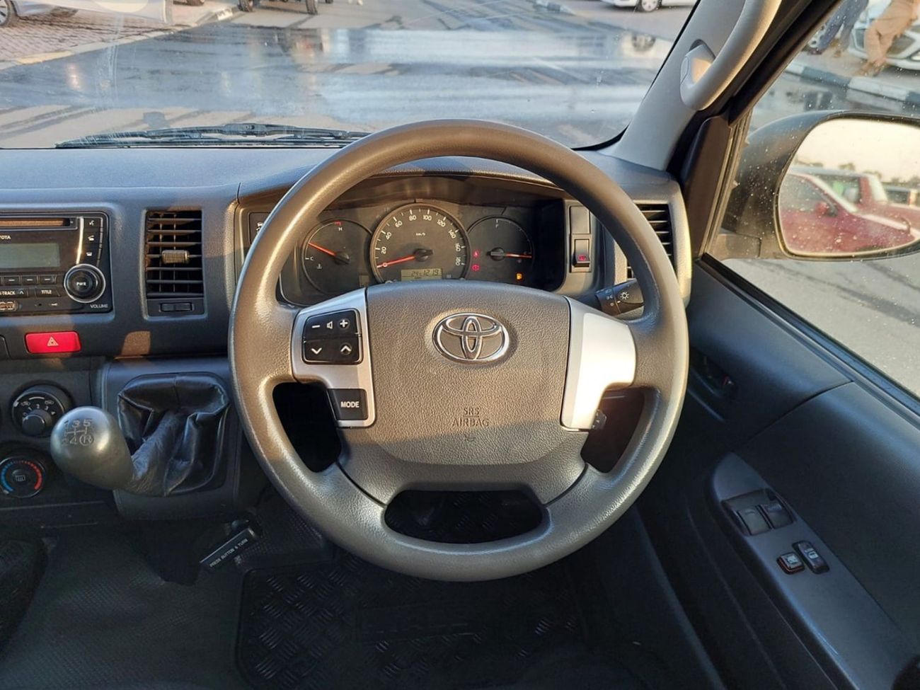 Toyota Hiace TOYOTA HIACE COMMUTER VAN RHD 2016 MODEL 3.0 L DIESEL MANUAL(PM18802)