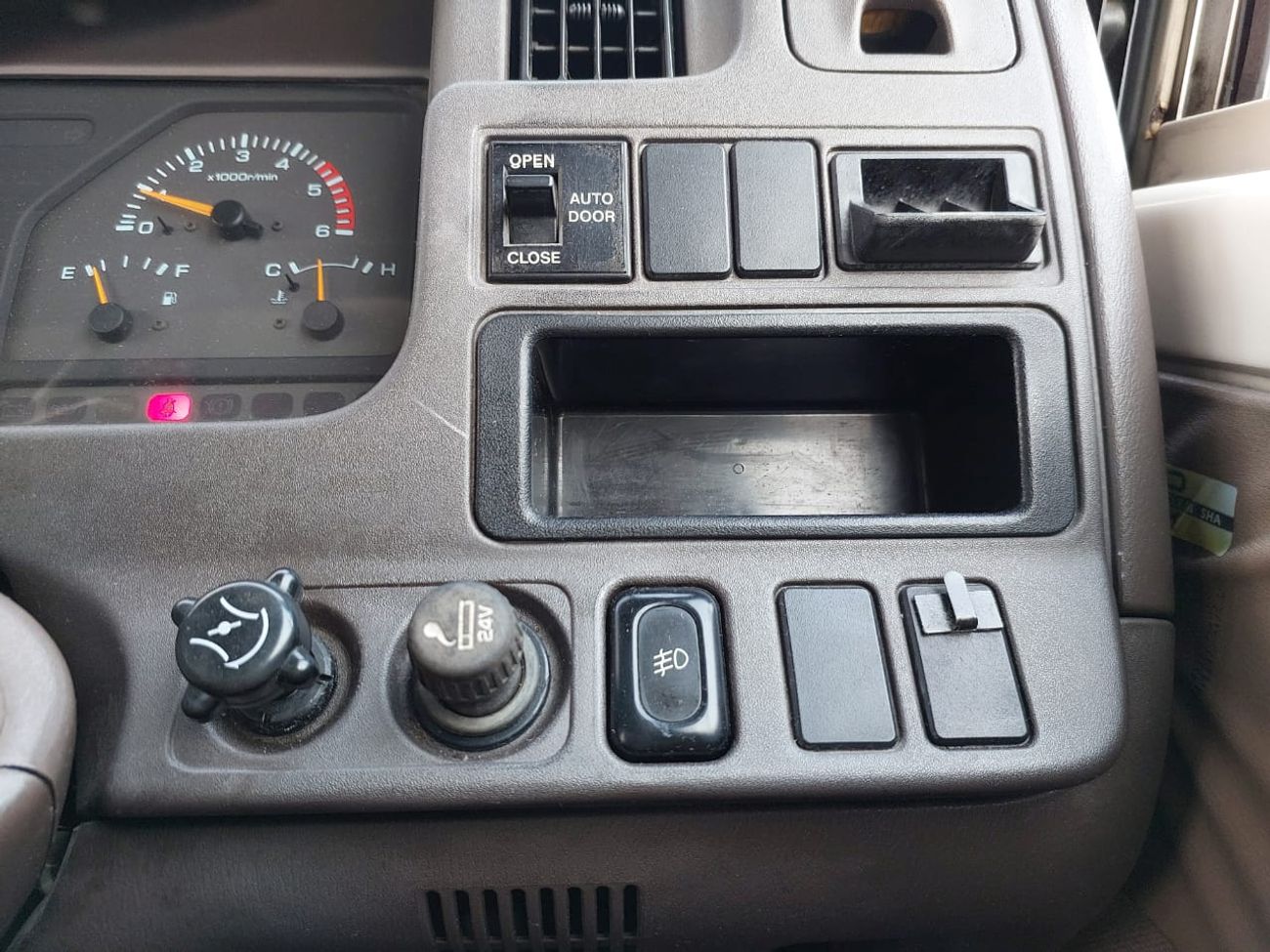 نيسان سيفيليان NISSAN CIVILIAN BUS RHD 1998 MODEL 4.1 L DIESEL AUTOMATIC(PM02455)