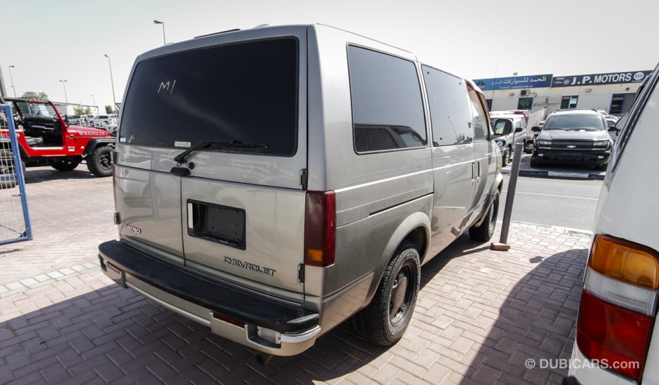 Chevrolet Astro LS AWD