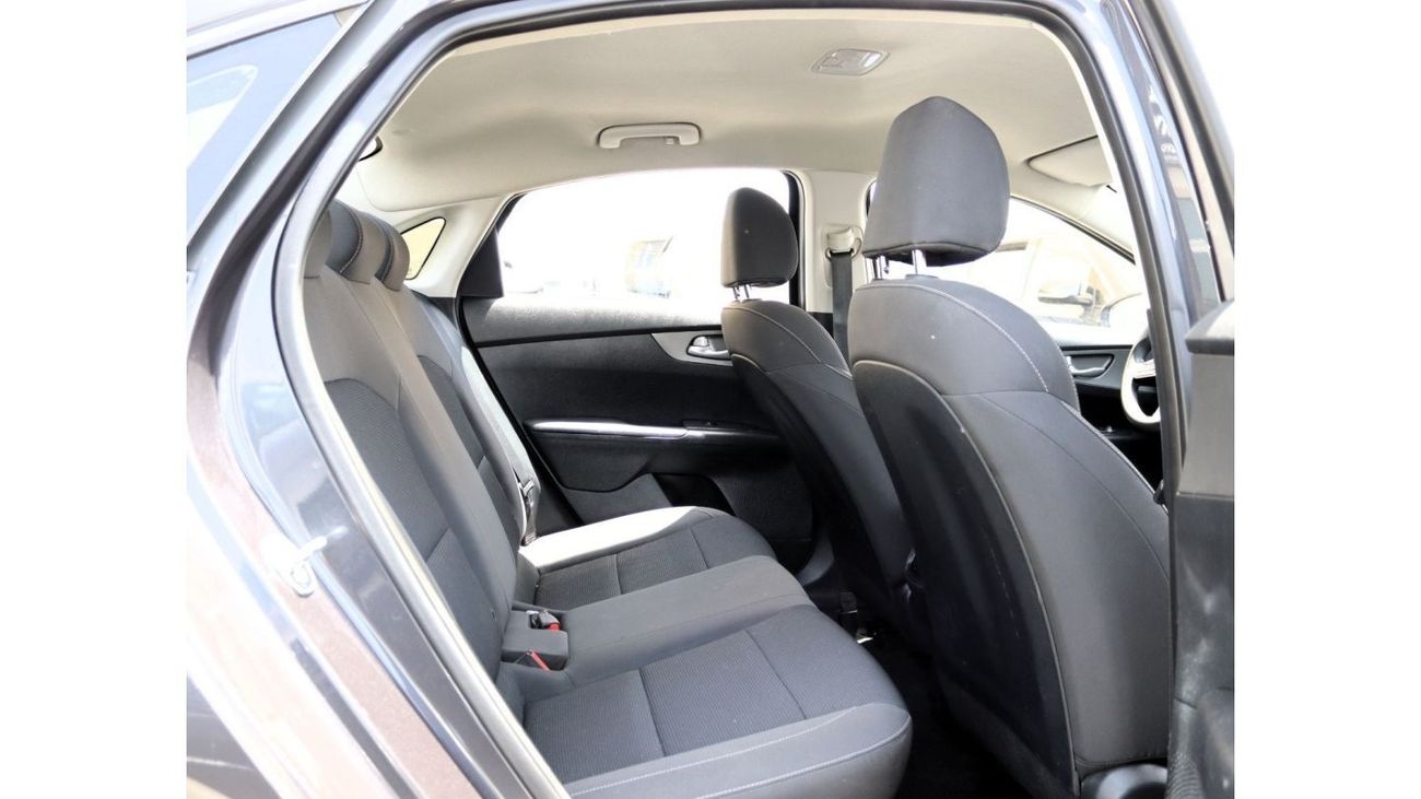 كيا سيراتو EX خالية من الحوادث - خليجي - مكينة 1600 سي سي - بحالة الوكالة من الداخل والخراج