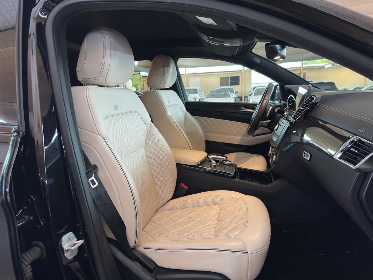 مرسيدس بنز GLE 43 AMG MERCEDES GLE 43 AMG COUPE 2017 | DESIGNO PACKAGE | CARBON INTERIOR TRIM | 22” AMG DOUBLE SPOKE WHEEL