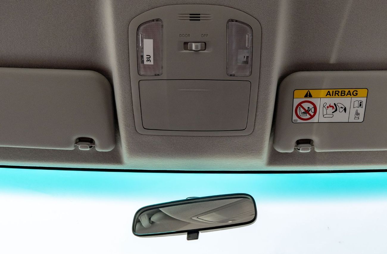 تويوتا هيلوكس 2025 Toyota Hilux DLX 2.7L AT Petrol (White)